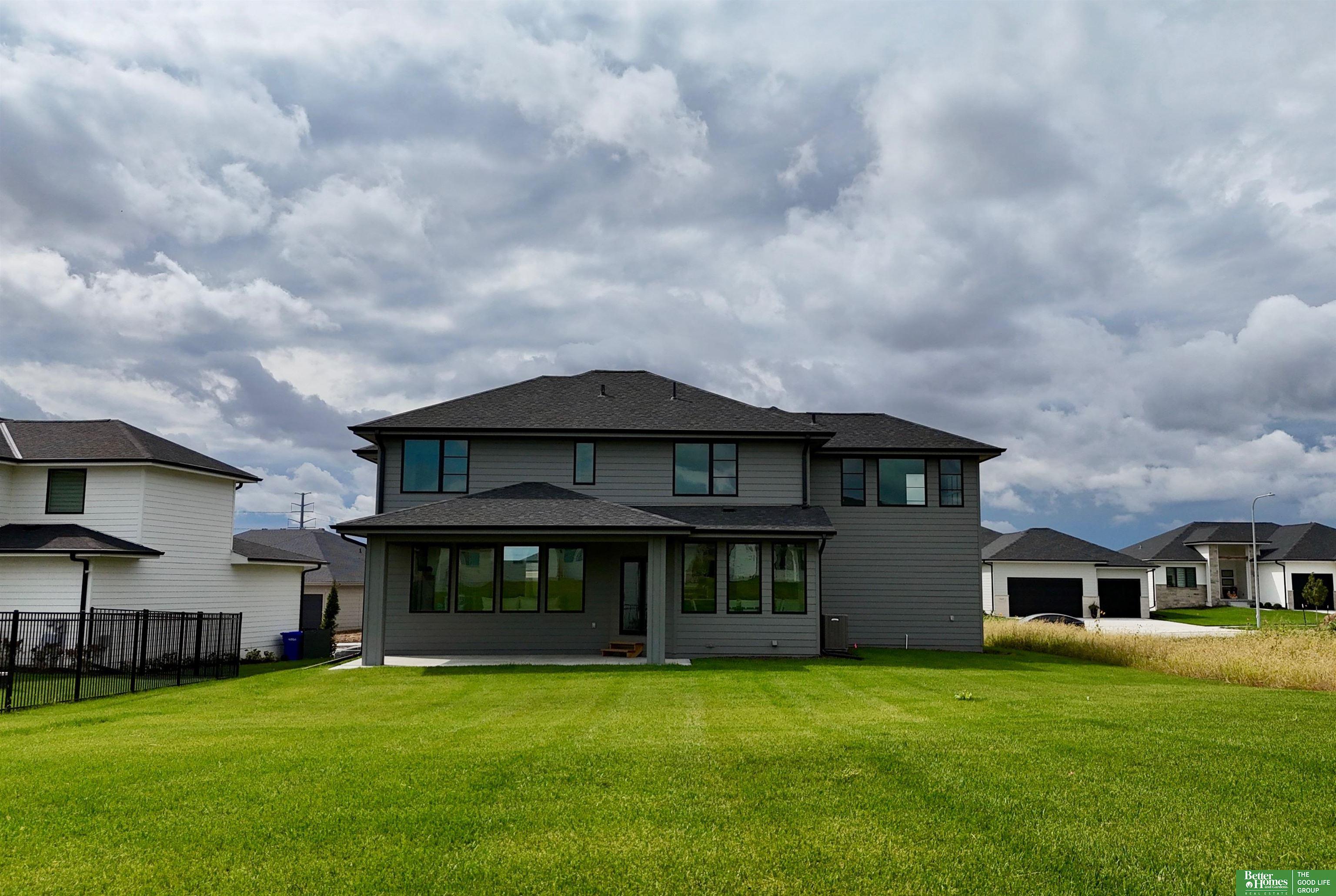 5409 N 196th Avenue