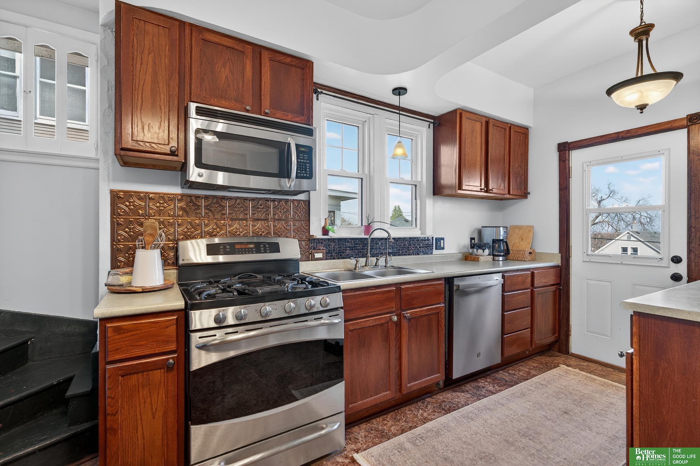 2327 Hanscom Boulevard