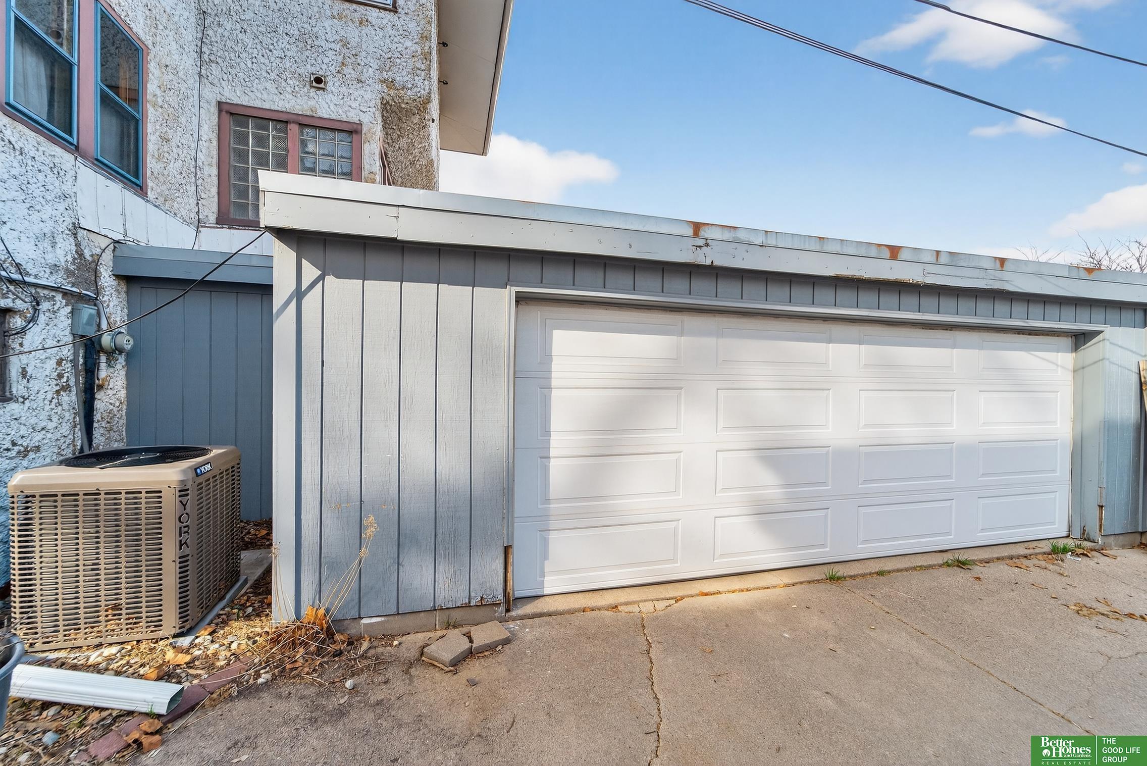 2327 Hanscom Boulevard