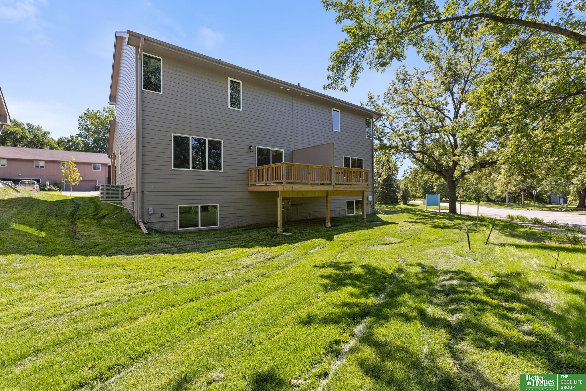 7106 N 79th Court