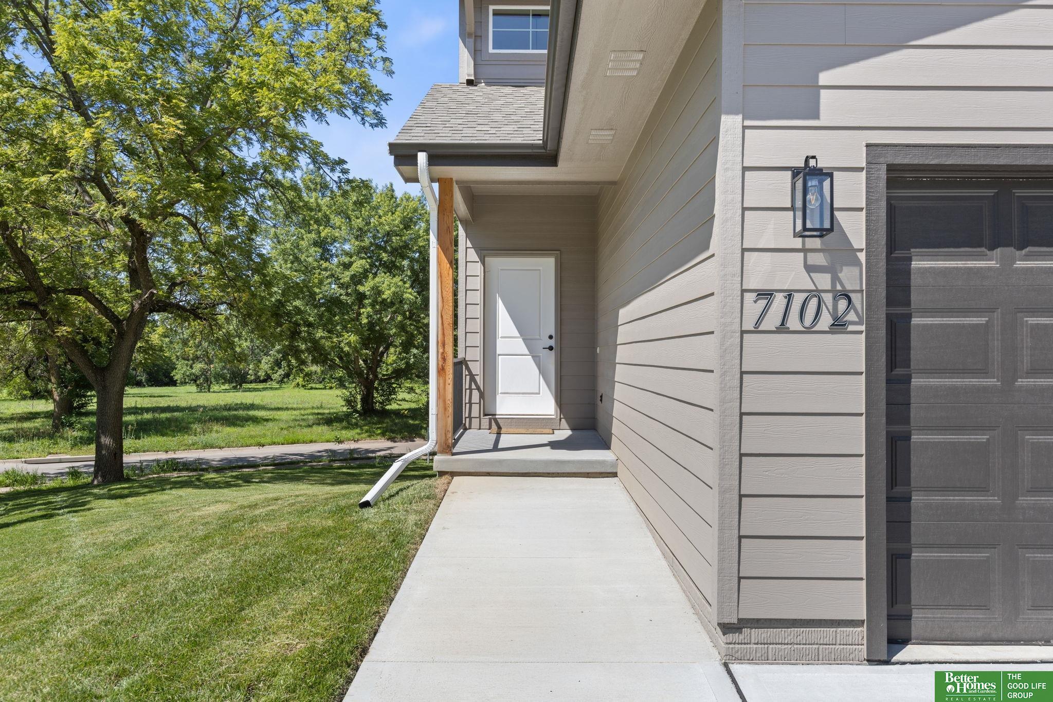 7102 N 79th Court