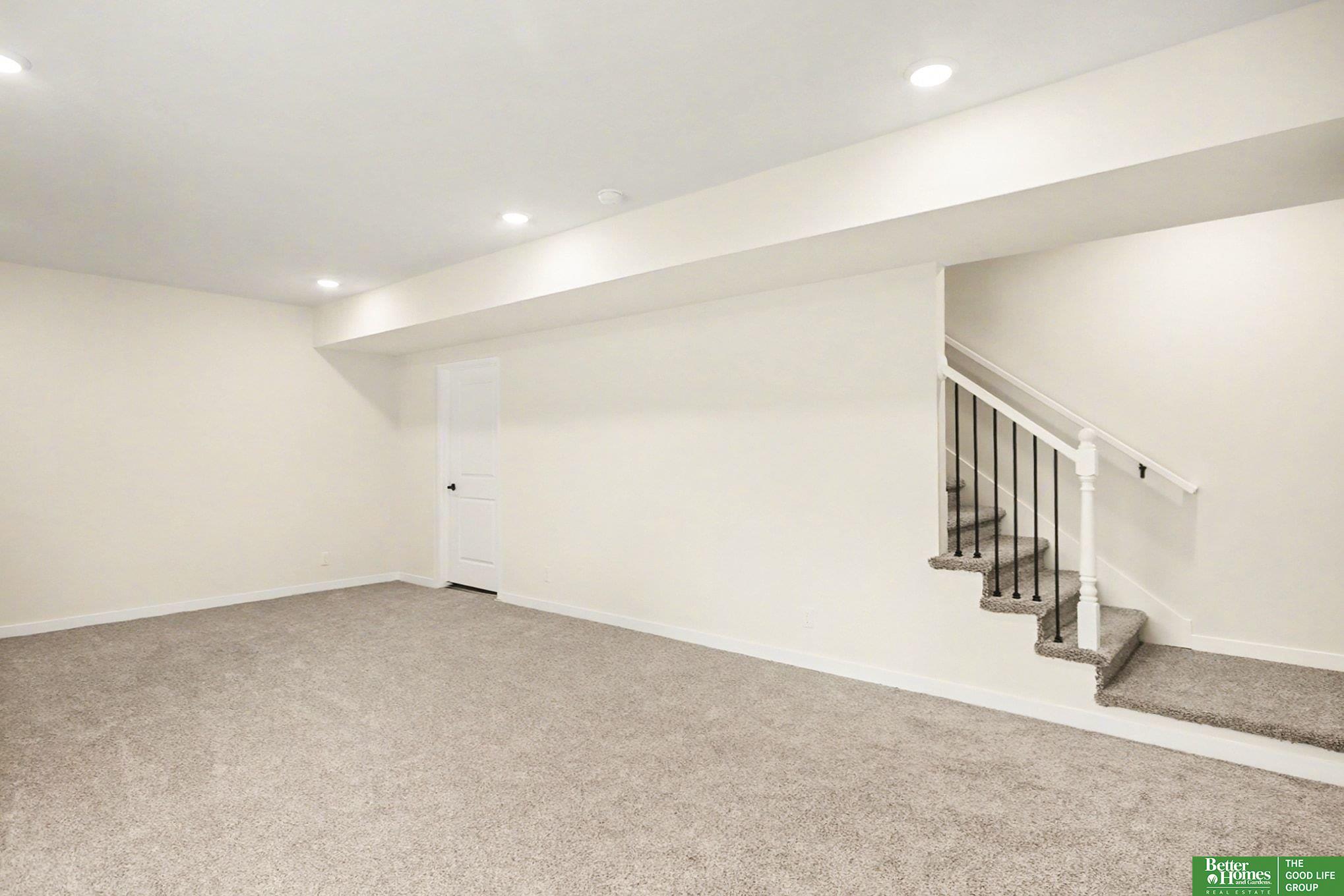 7102 N 79th Court