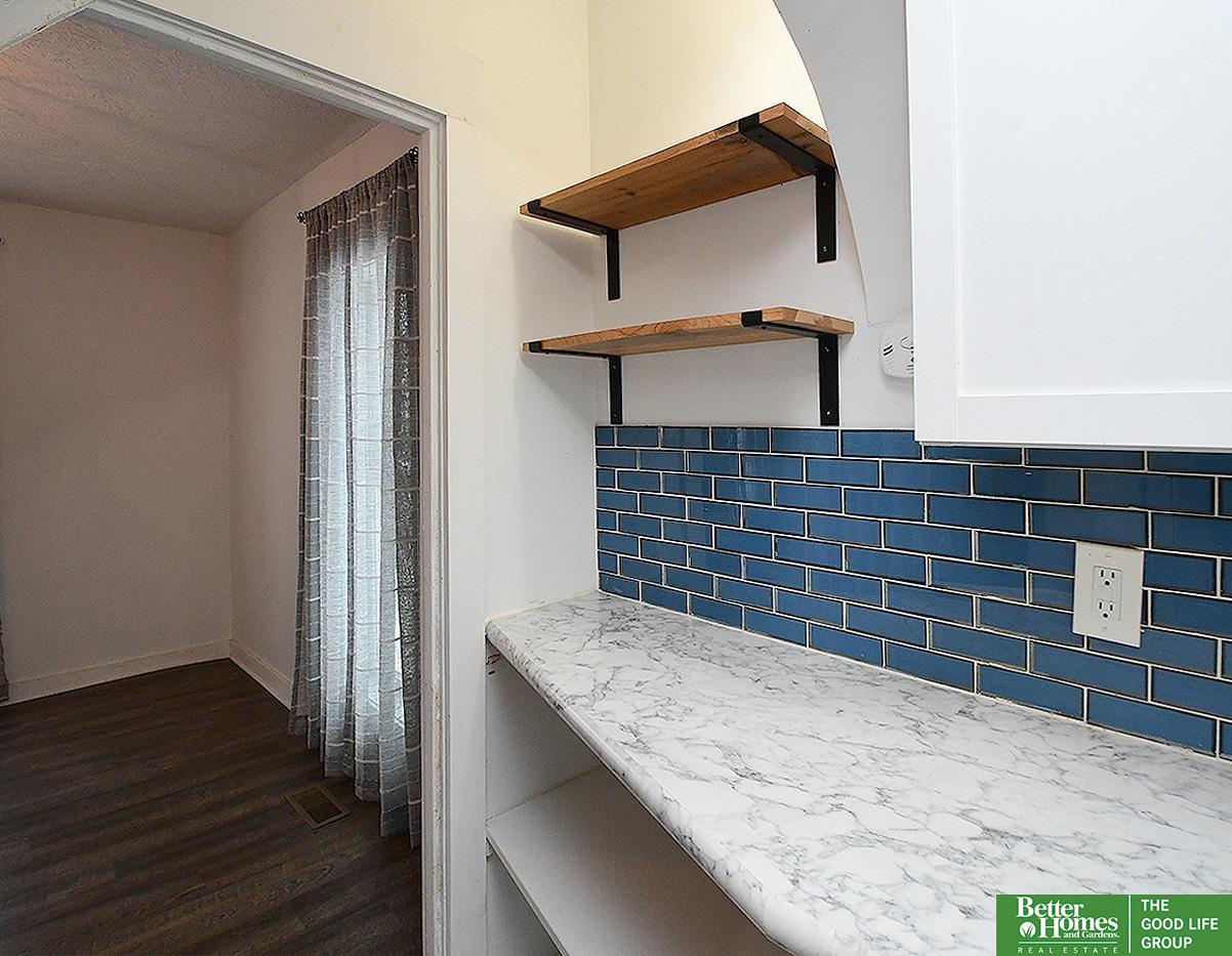 558 W 7th Street