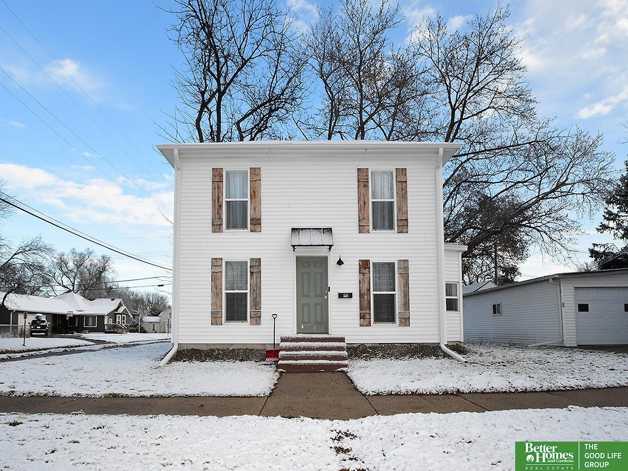 558 W 7th Street