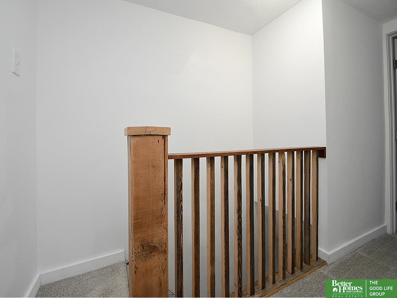 558 W 7th Street