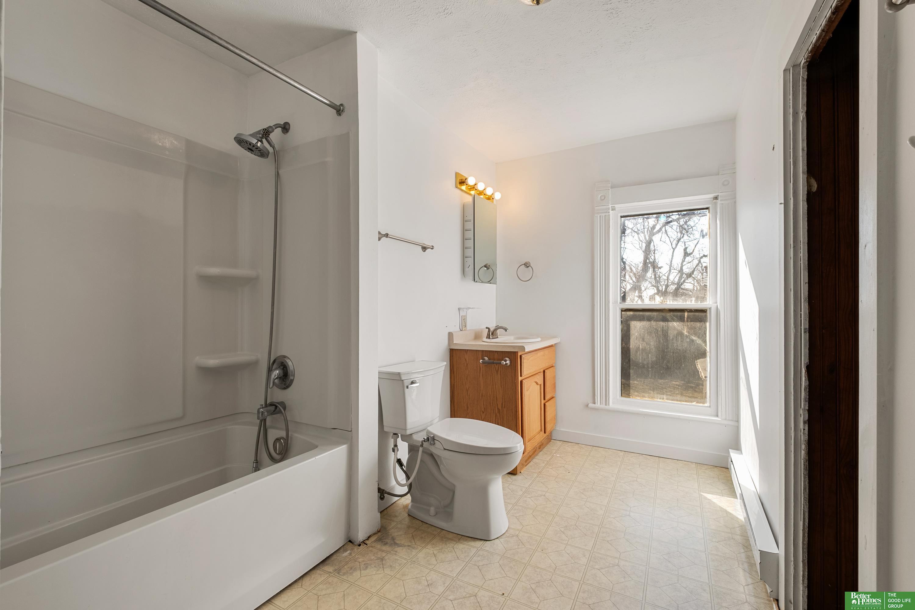 225 N 4th Street