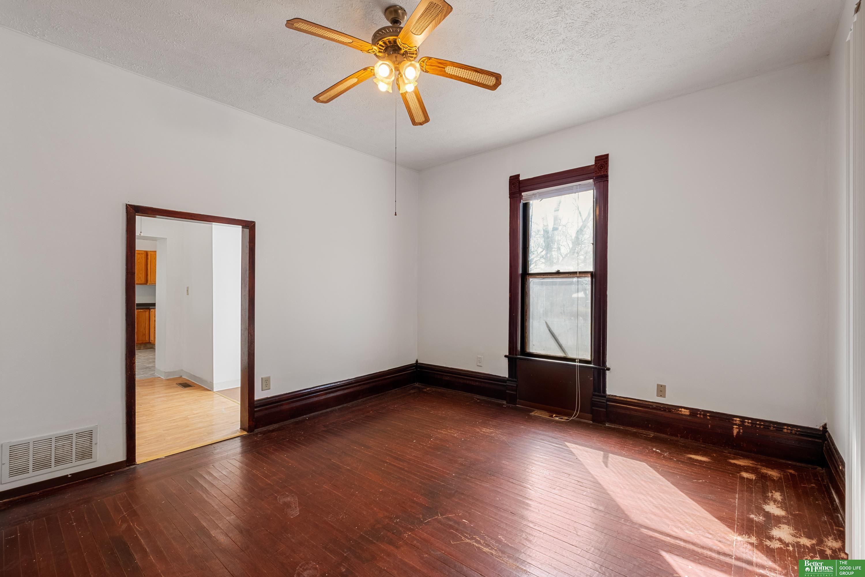 225 N 4th Street