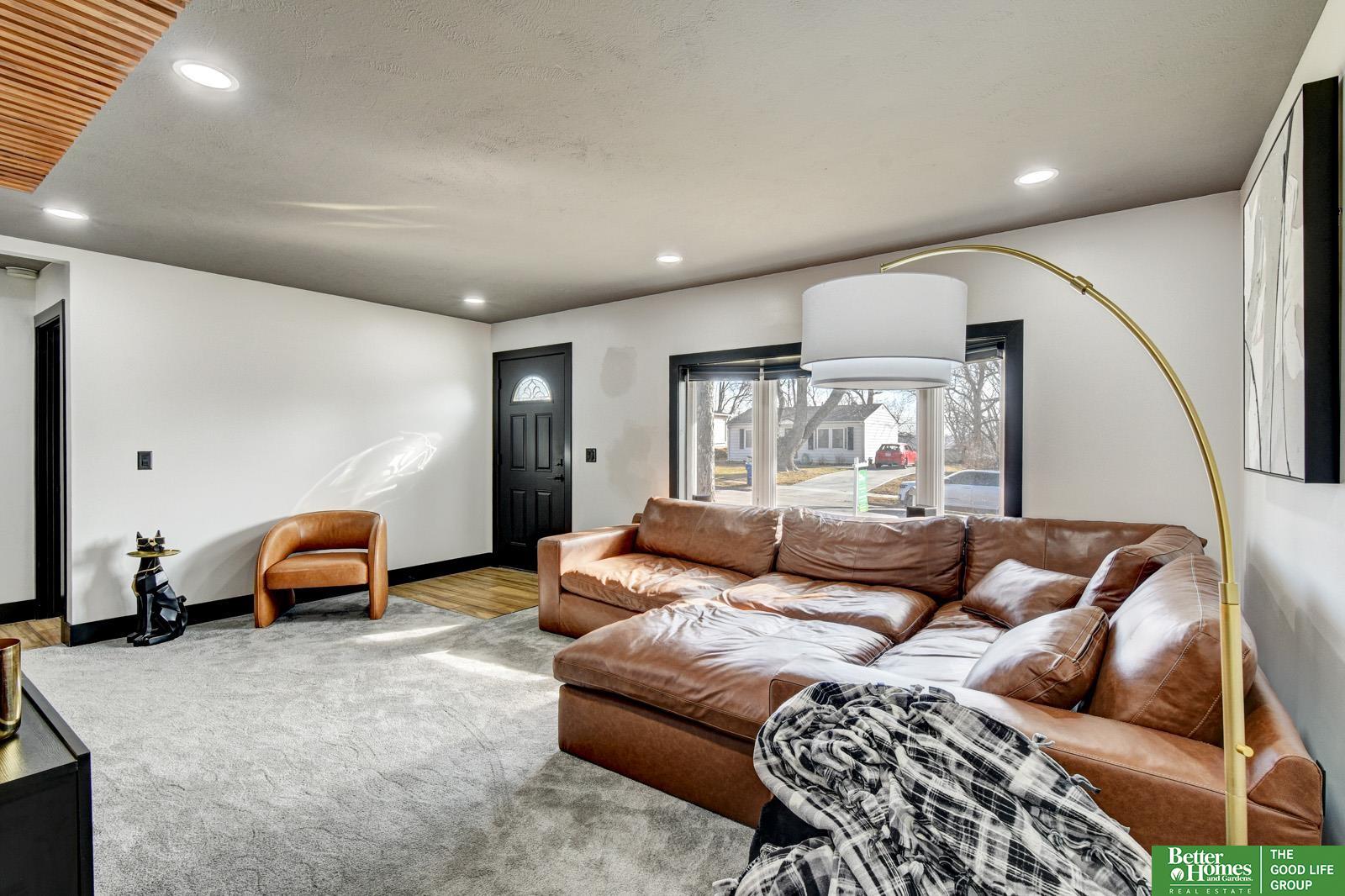7352 La Vista Drive