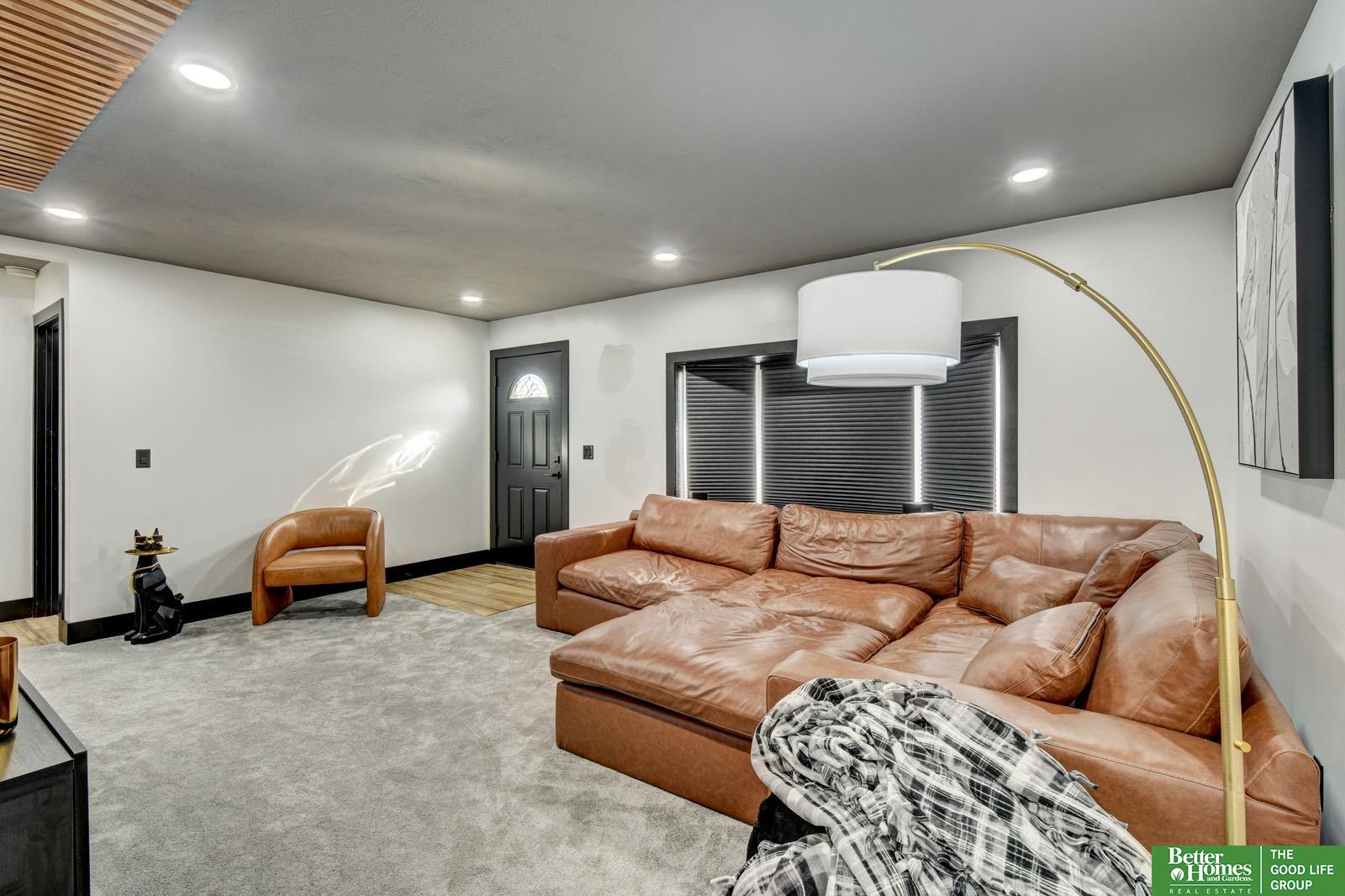 7352 La Vista Drive
