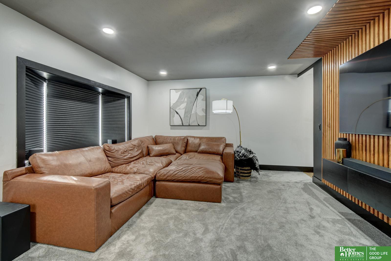 7352 La Vista Drive