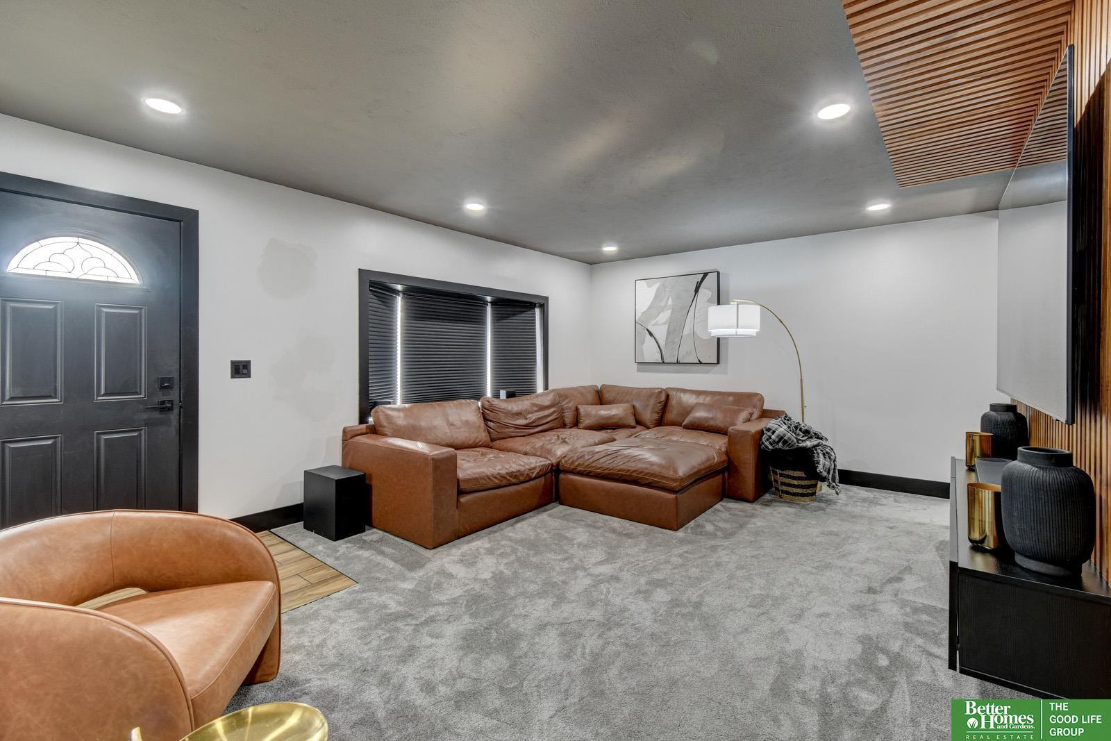 7352 La Vista Drive