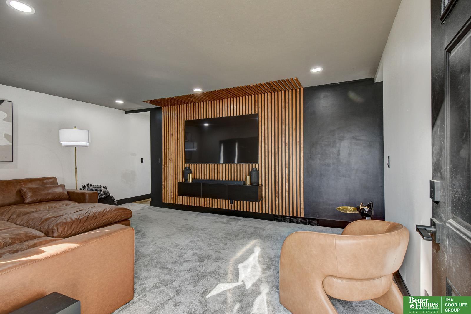 7352 La Vista Drive