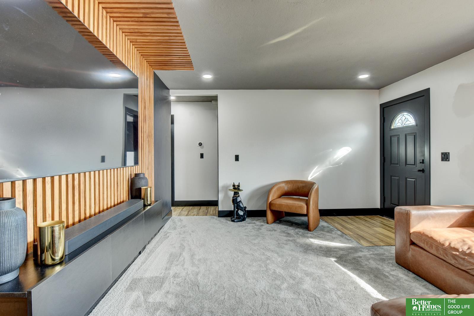 7352 La Vista Drive