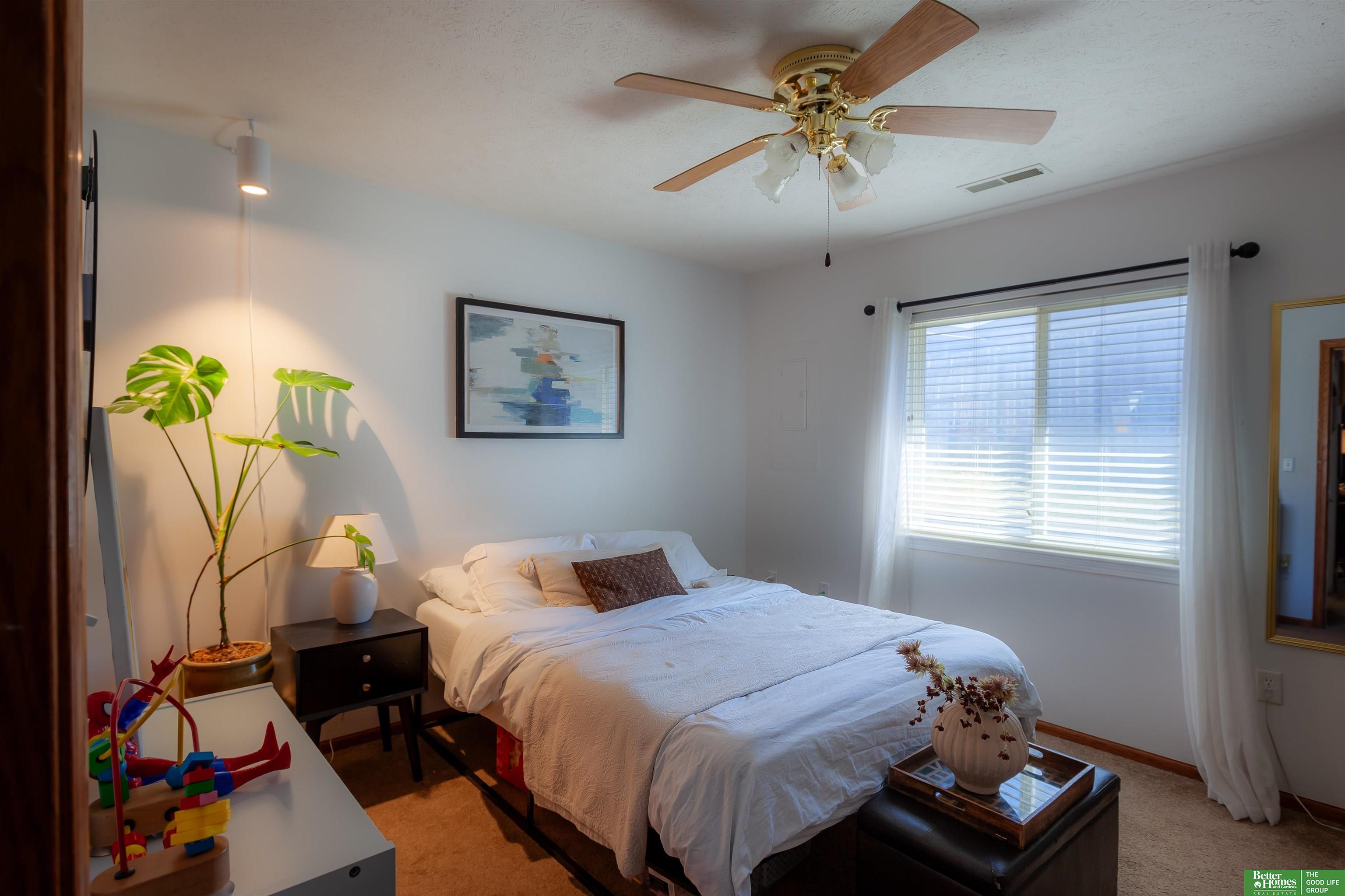 2111 Kingswood Circle