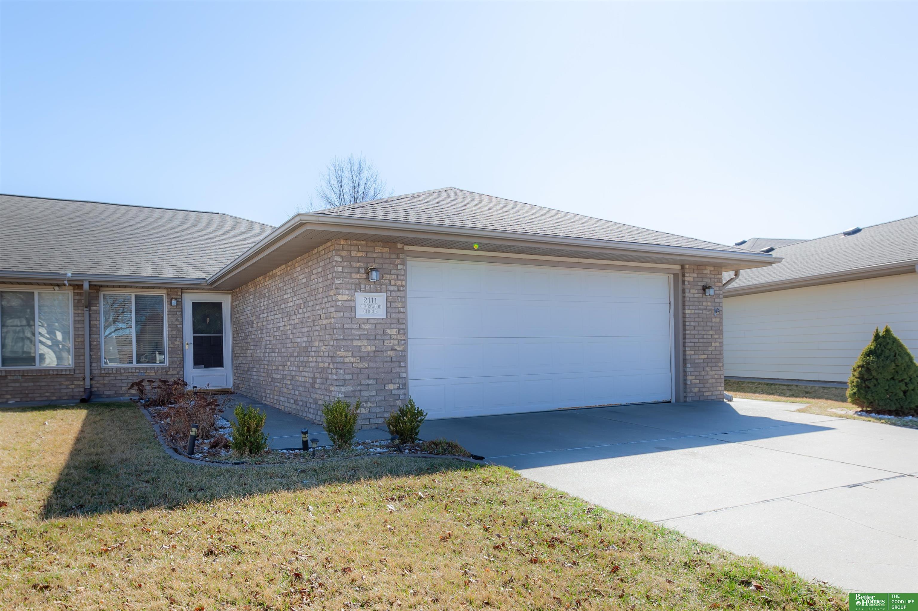 2111 Kingswood Circle