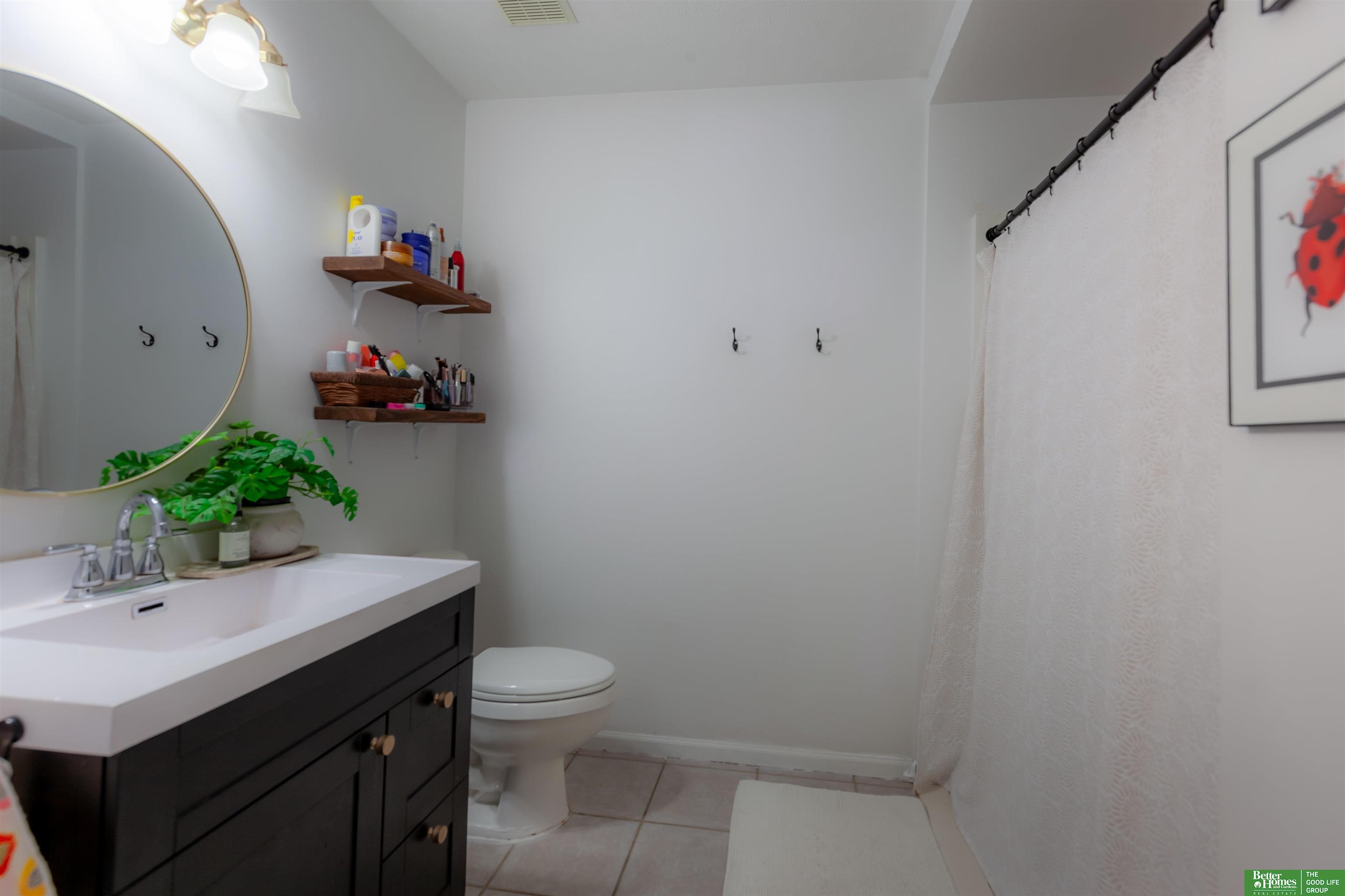 2111 Kingswood Circle
