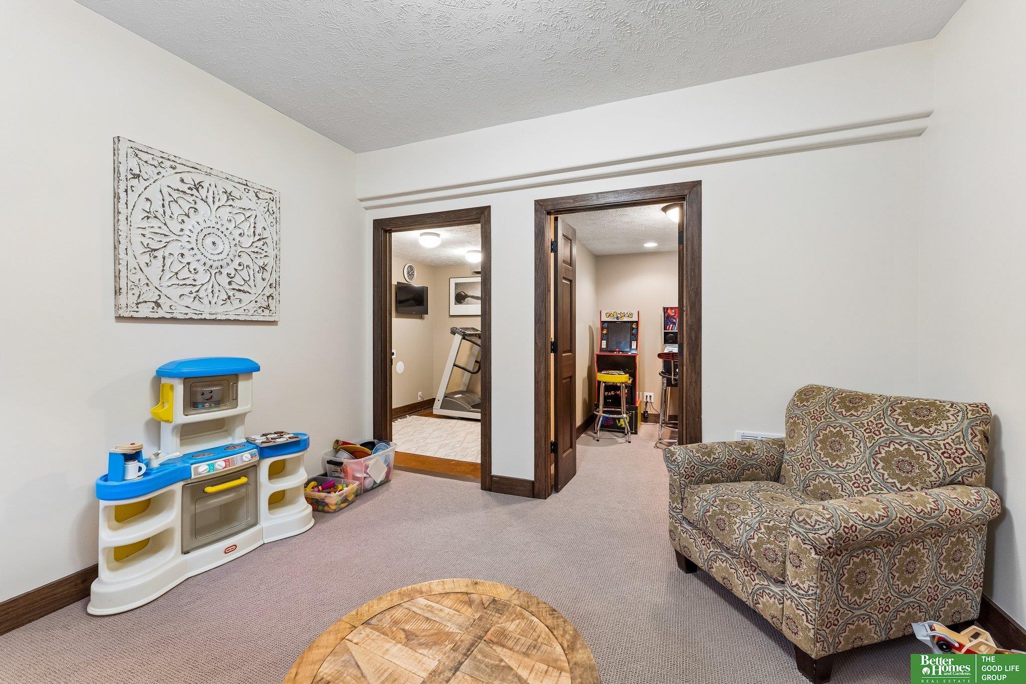 5045 S 175th Street