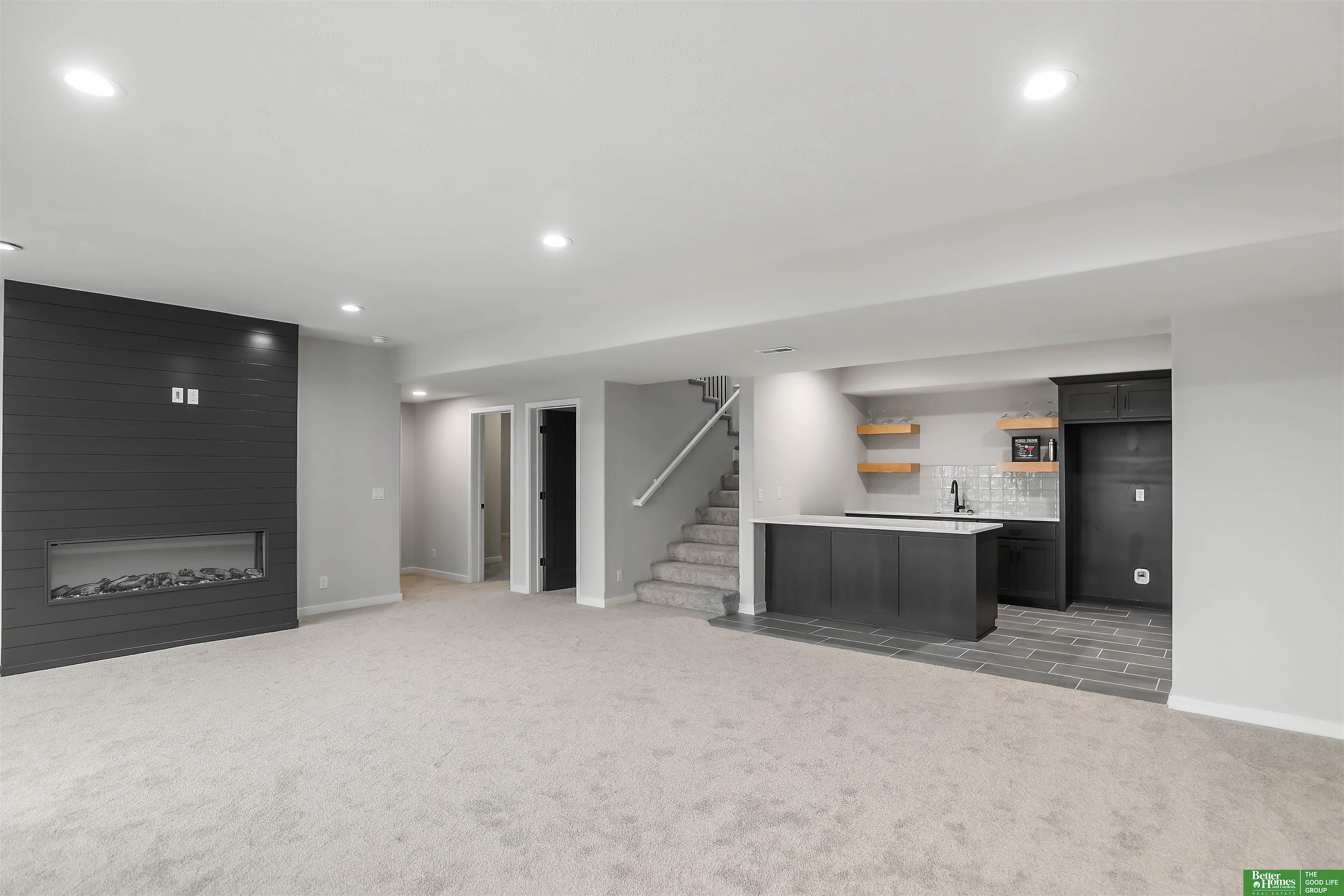 12387 Lake Vista Drive