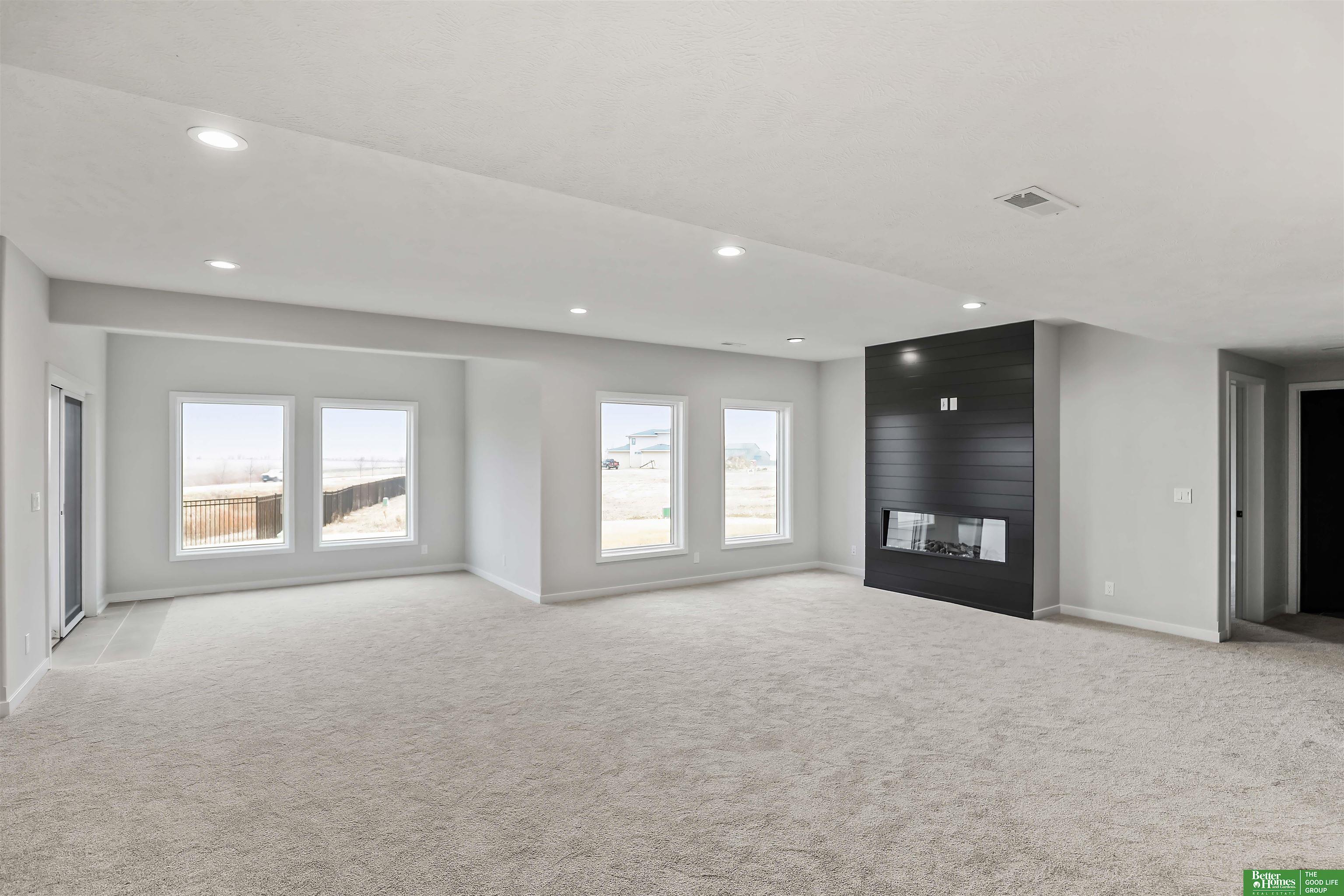 12387 Lake Vista Drive