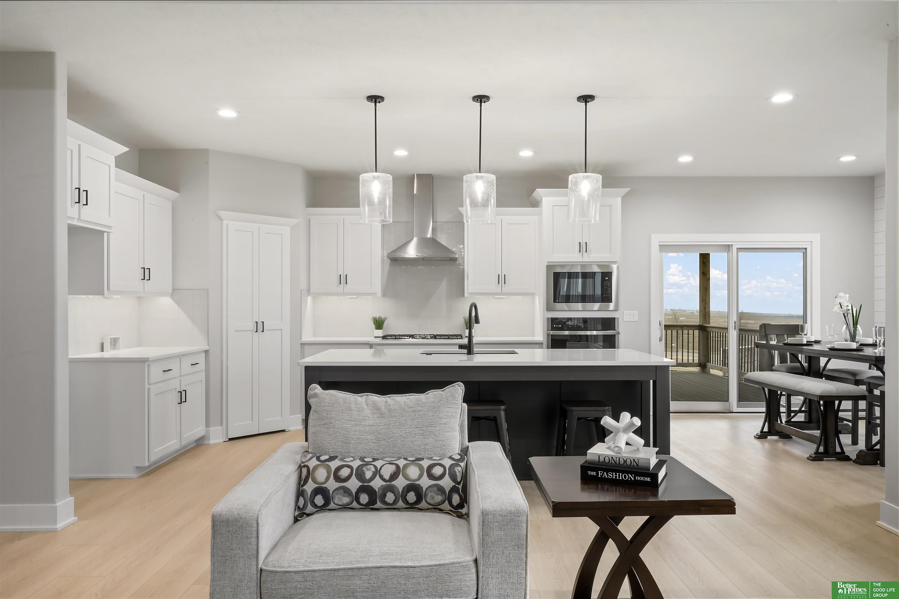 12387 Lake Vista Drive