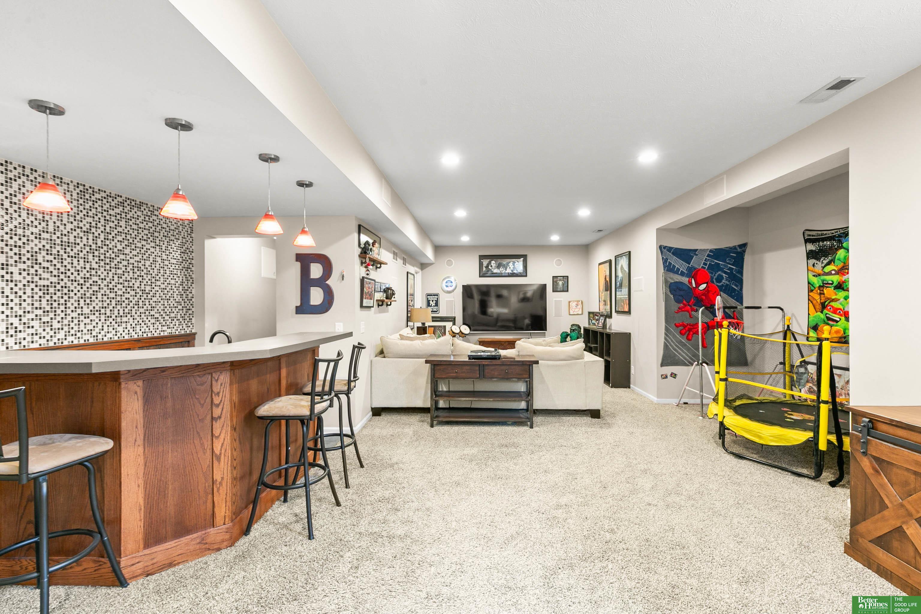 16043 Spaulding Circle