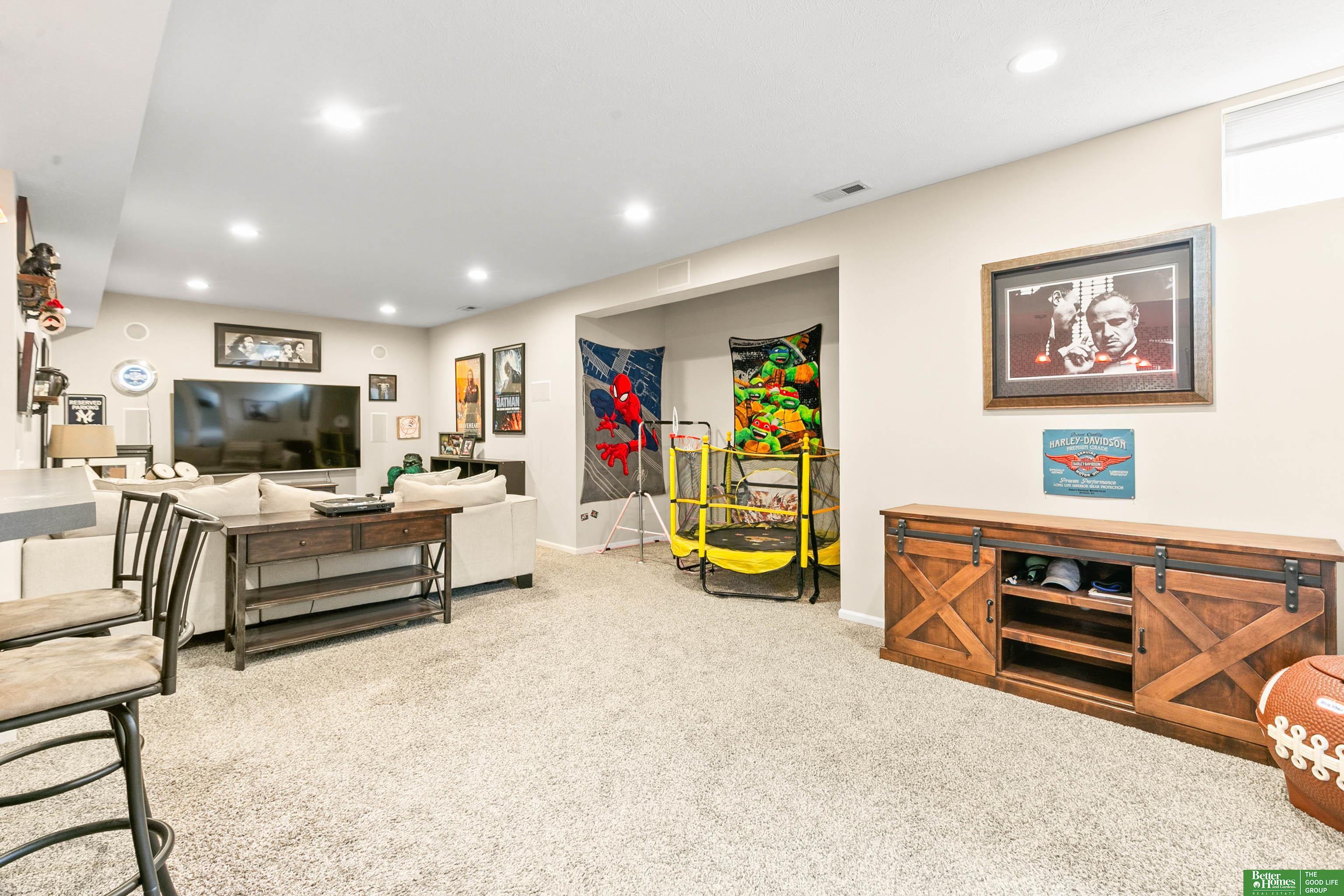 16043 Spaulding Circle