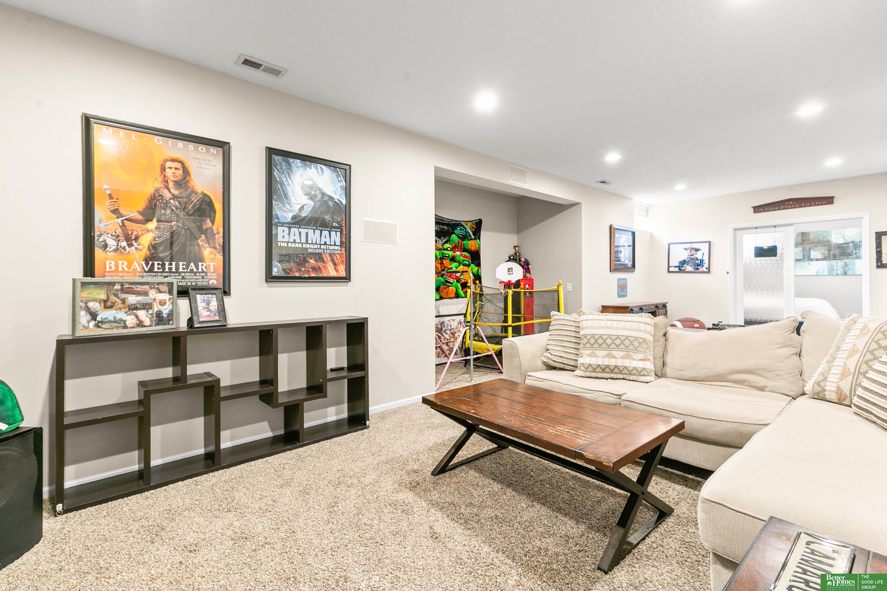 16043 Spaulding Circle