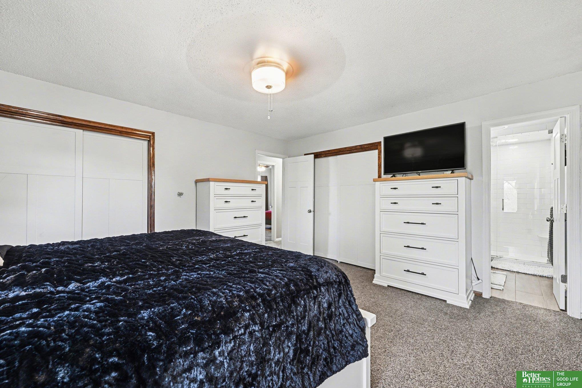 14815 Seward Plaza