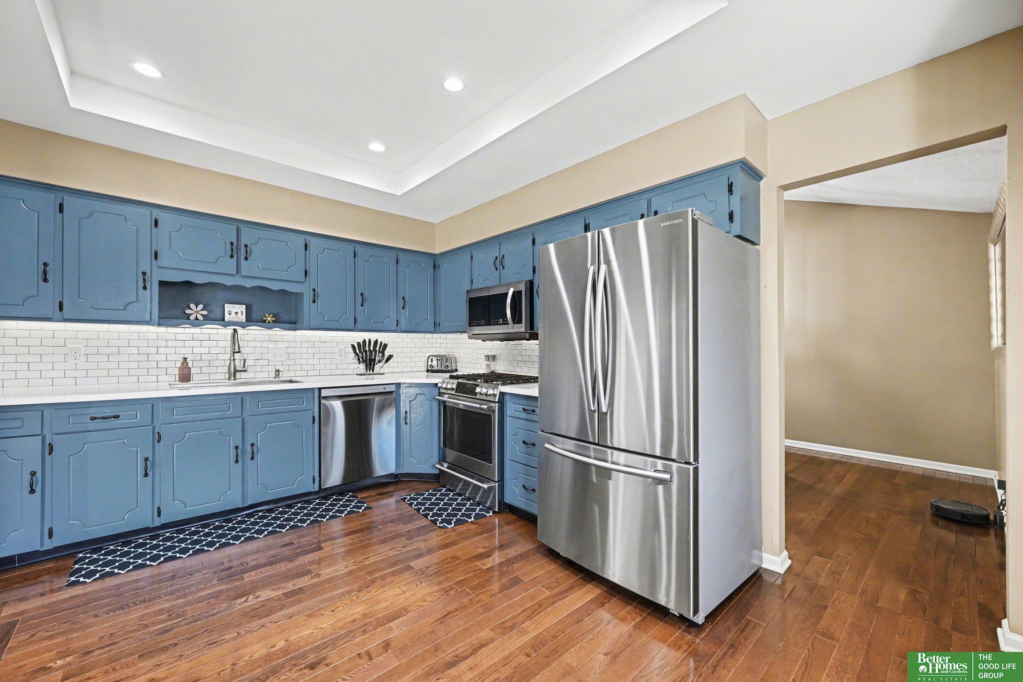 14815 Seward Plaza