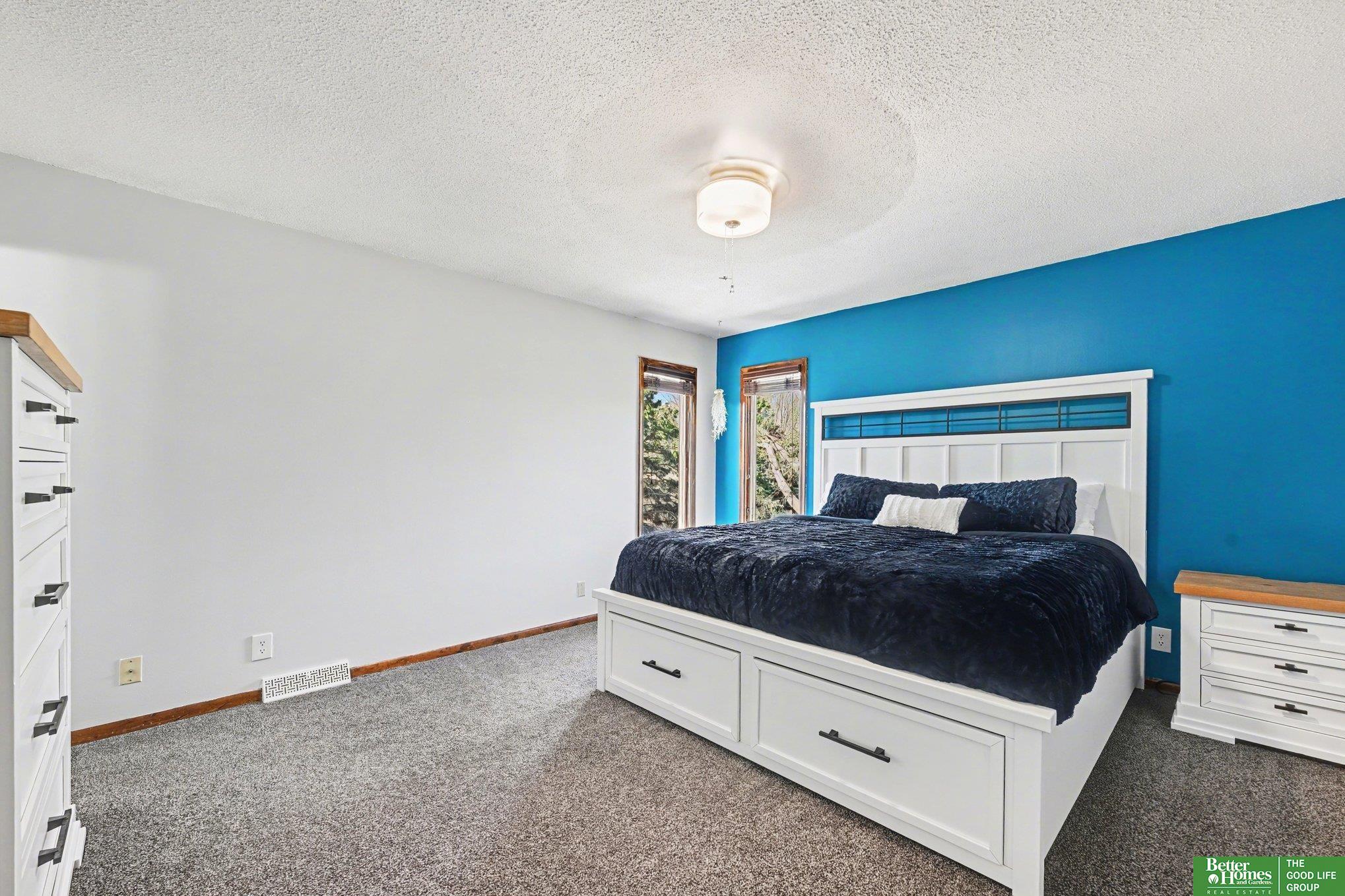 14815 Seward Plaza