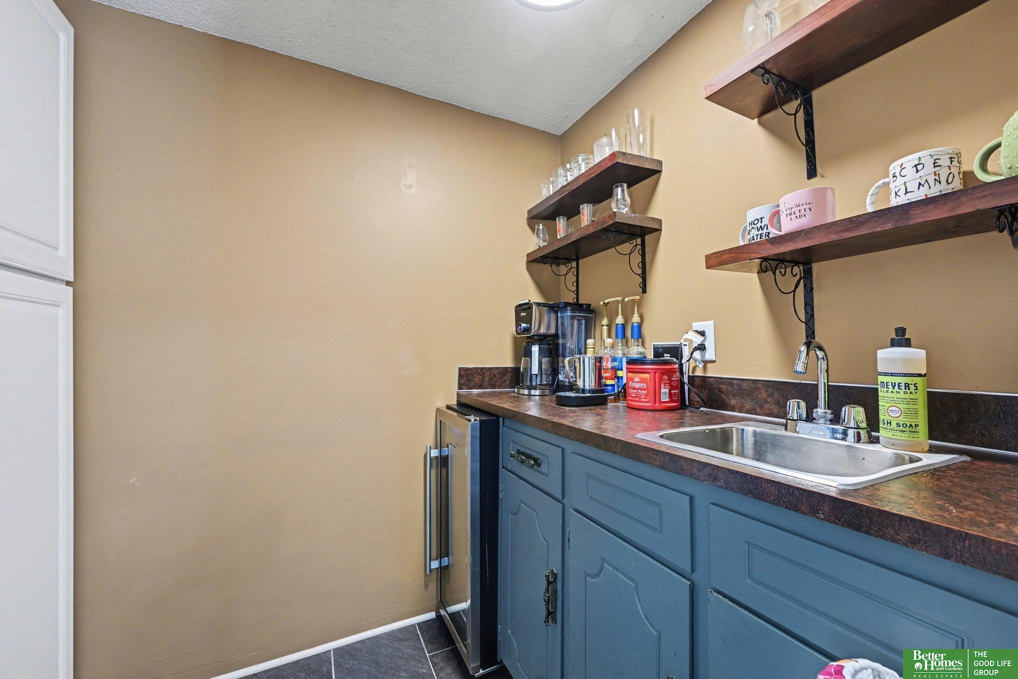 14815 Seward Plaza