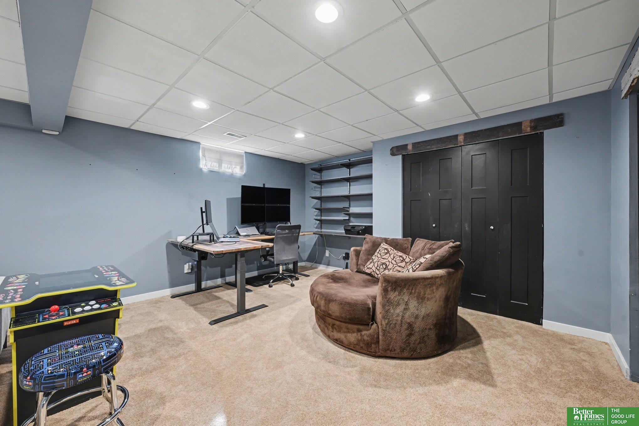 14815 Seward Plaza