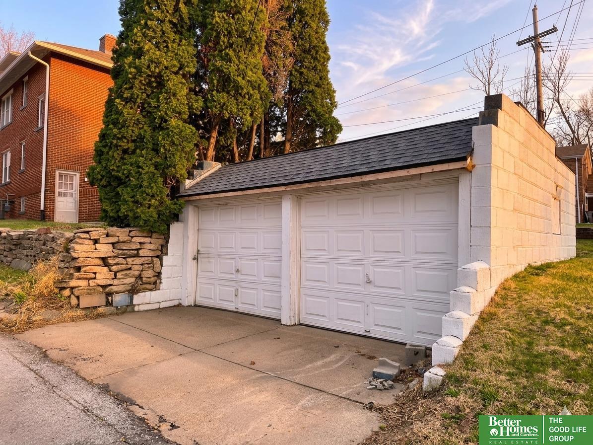 3104 S 32 Avenue