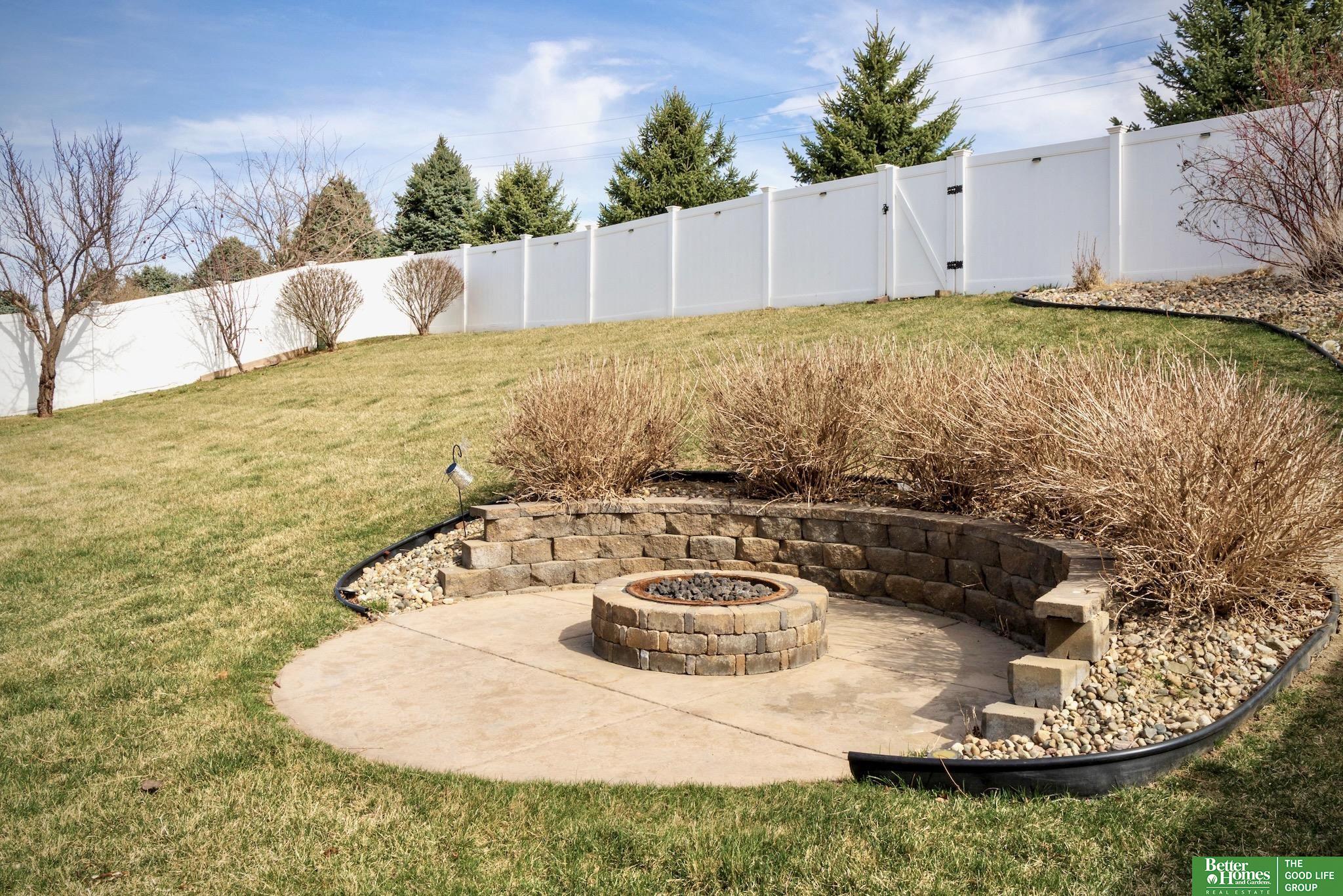 7725 N 151 Circle