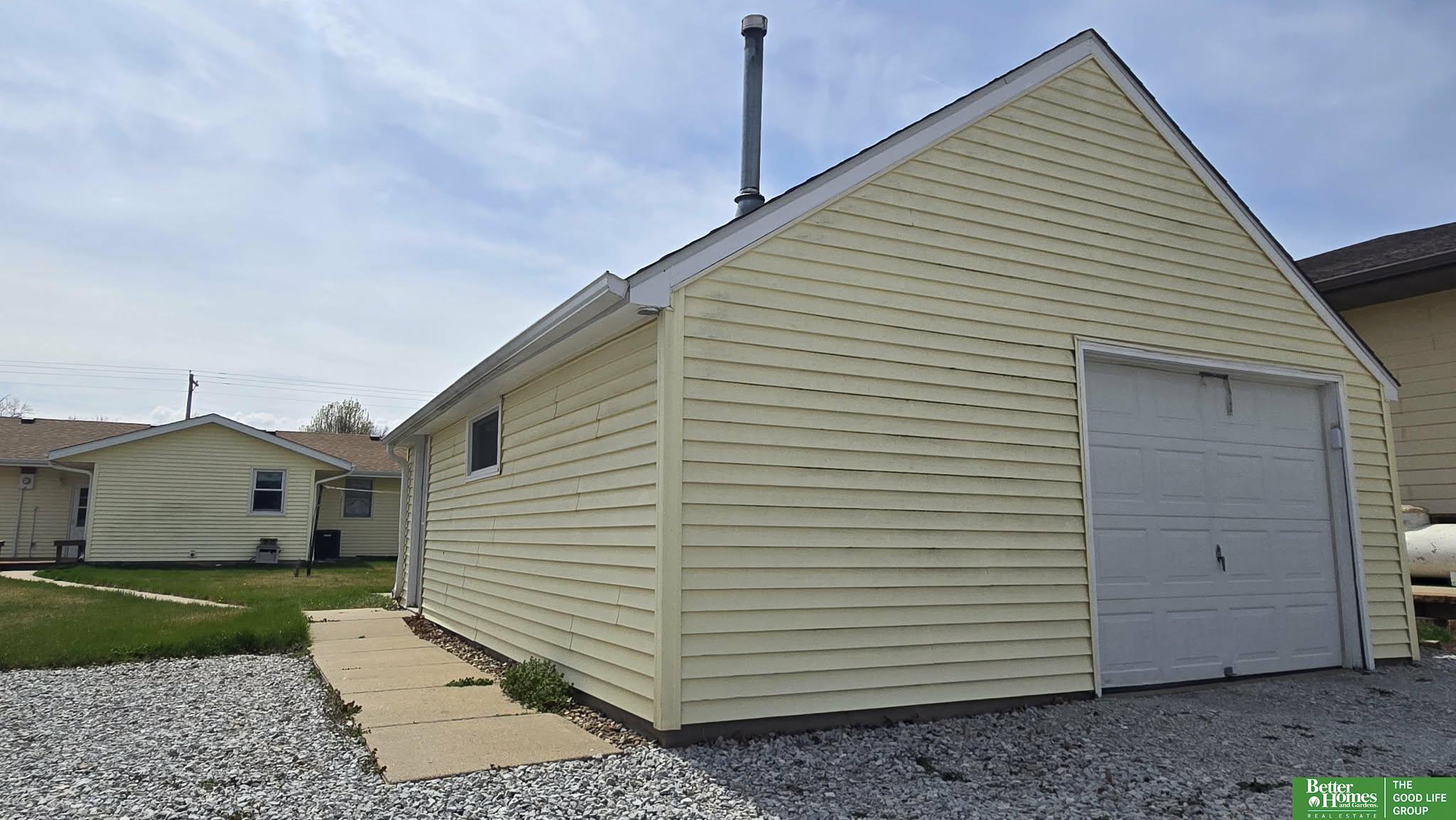 208 E O Street, McCool Junction