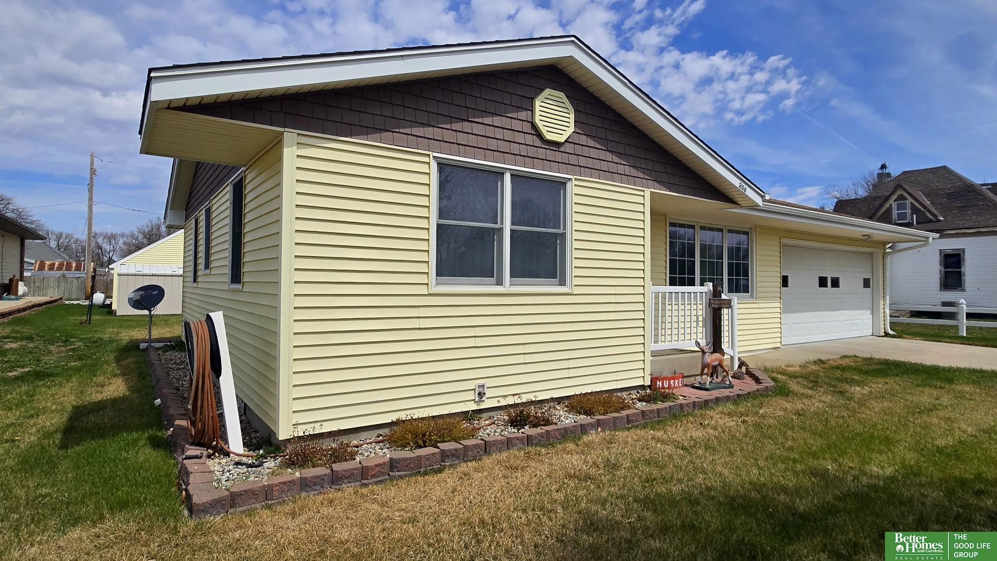 208 E O Street, McCool Junction