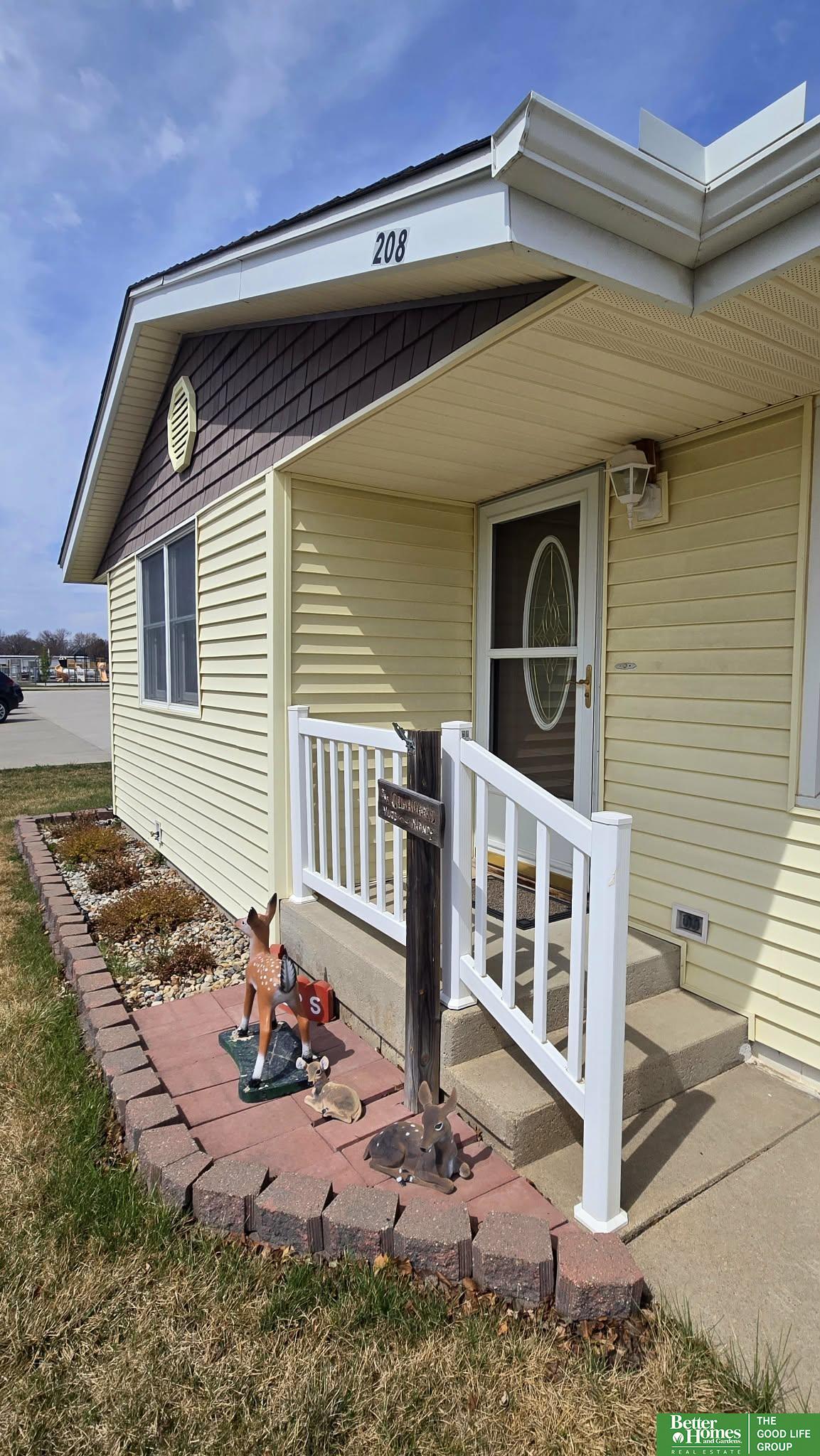 208 E O Street, McCool Junction