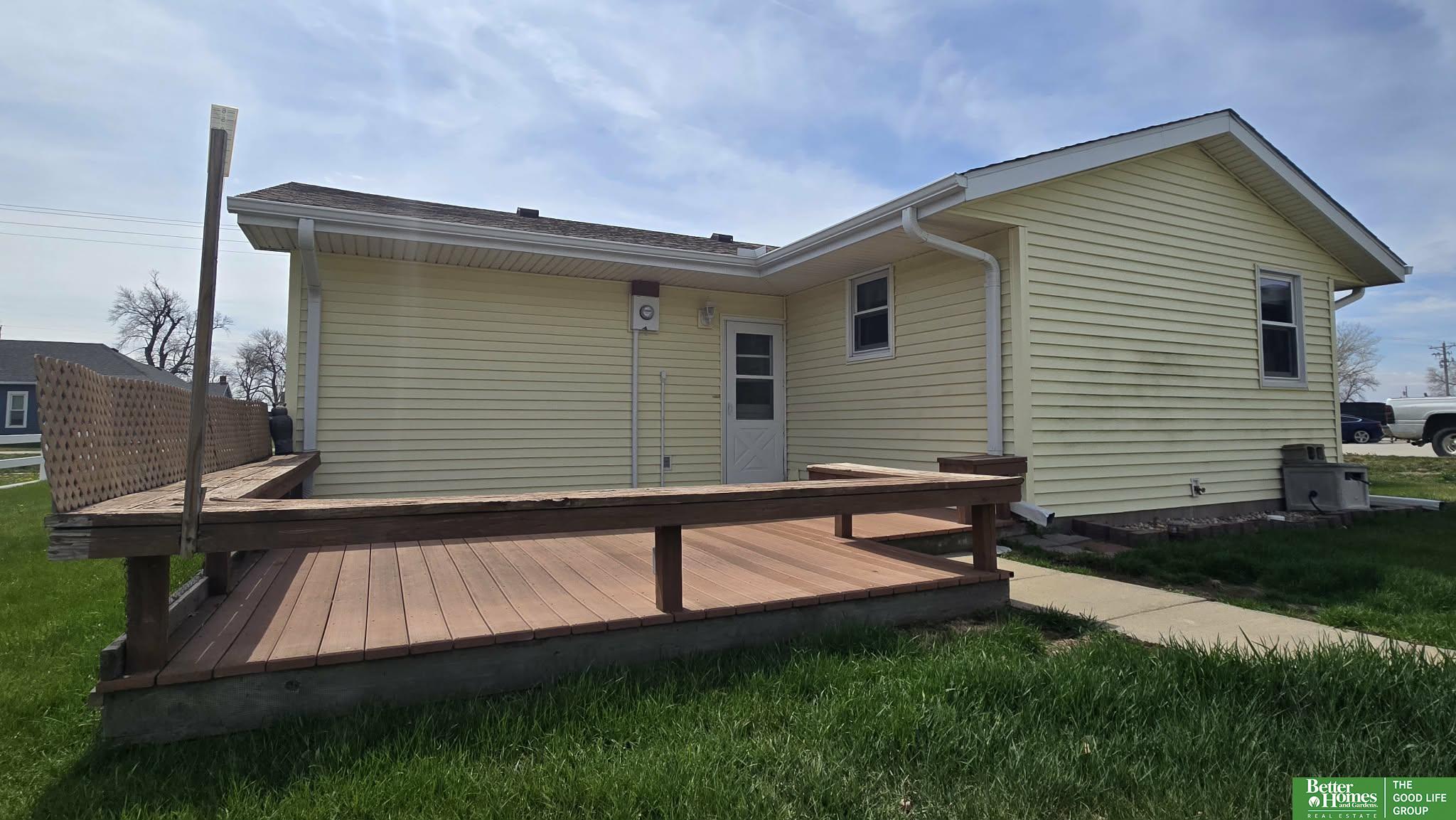 208 E O Street, McCool Junction
