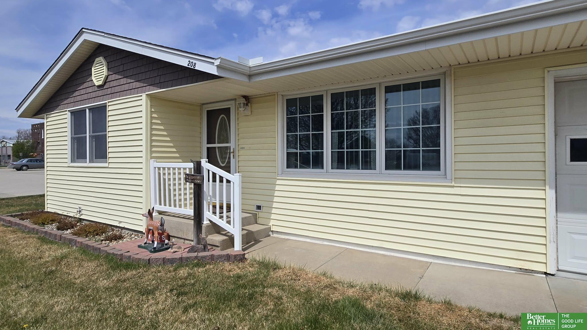 208 E O Street, McCool Junction