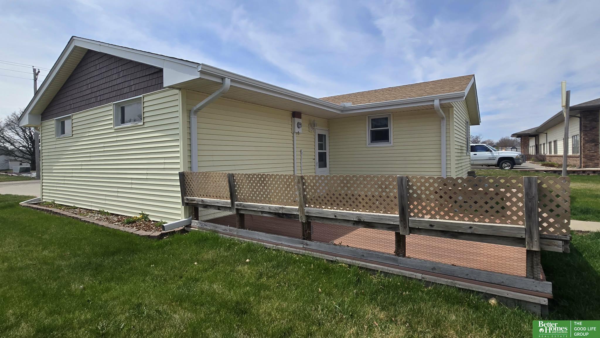 208 E O Street, McCool Junction