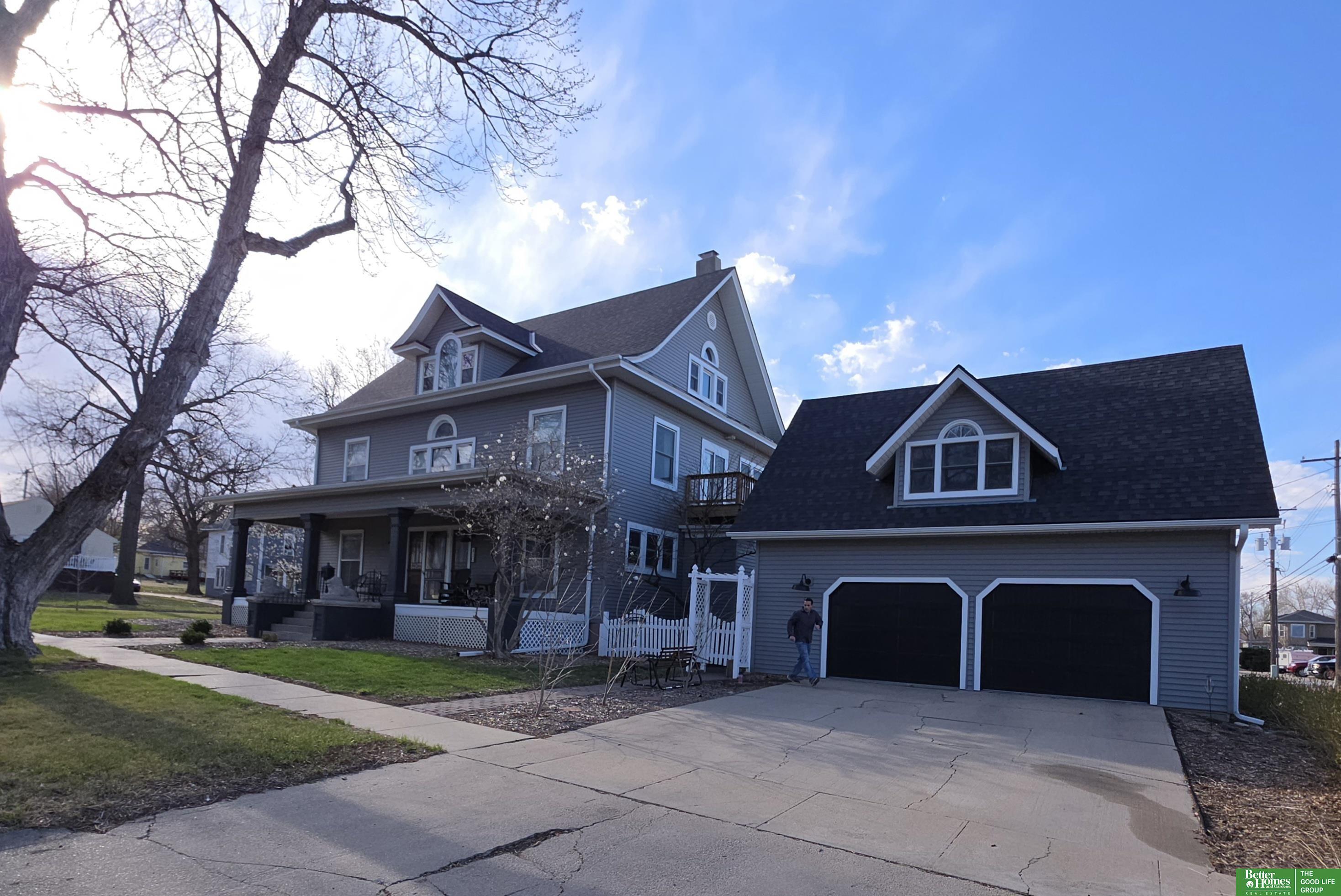 420 E 7th Street