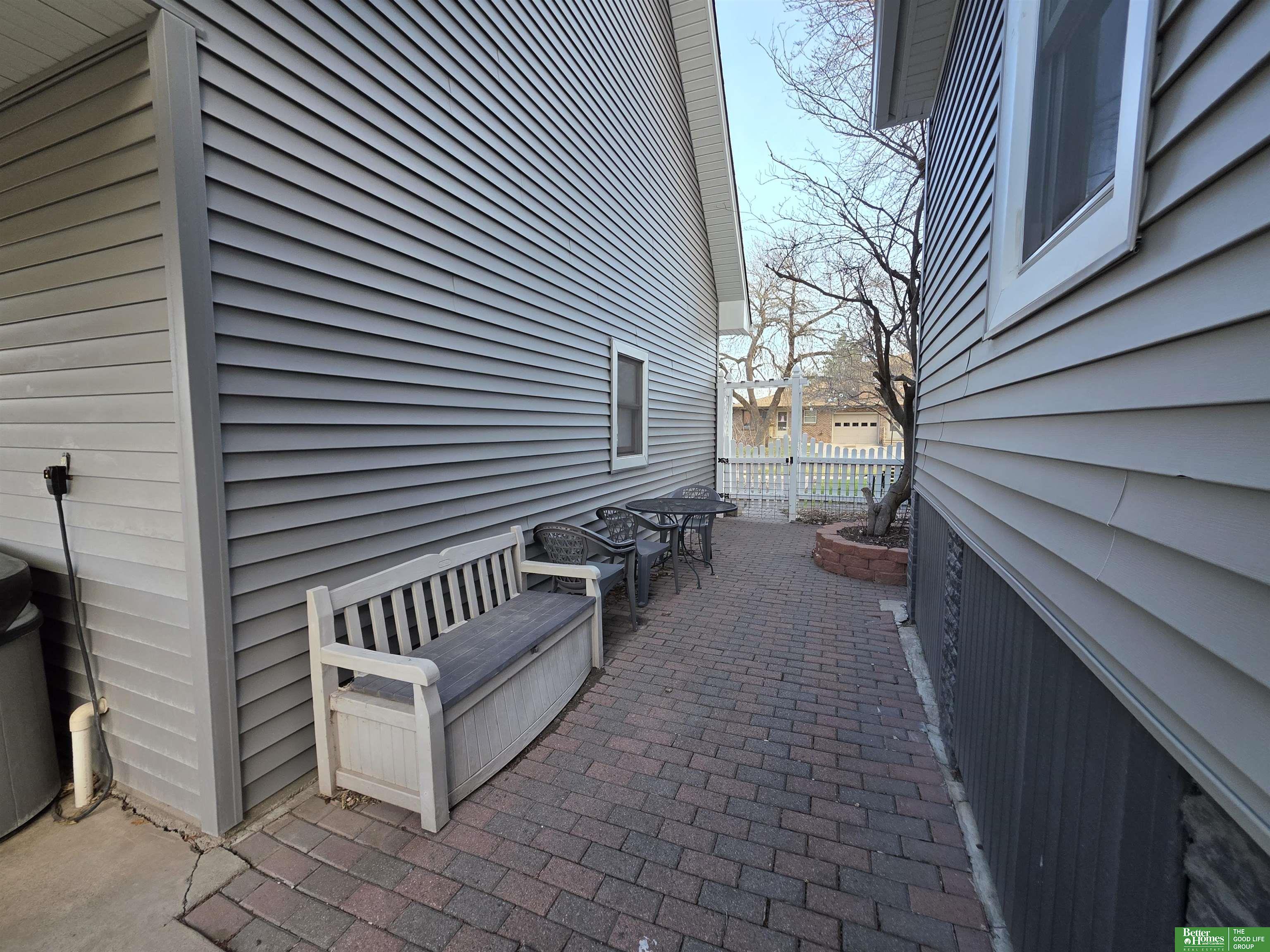 420 E 7th Street