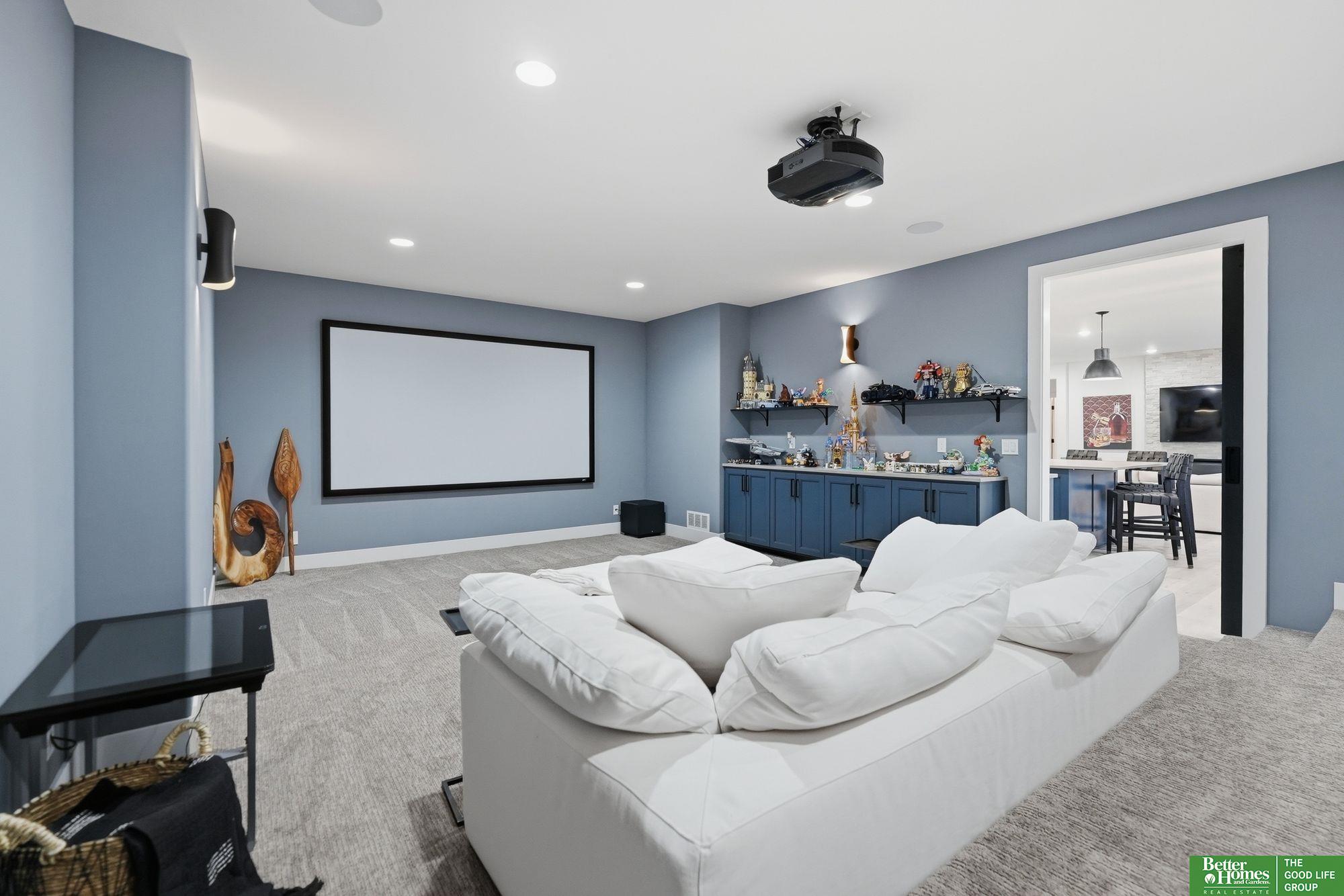 21068 Valley Circle
