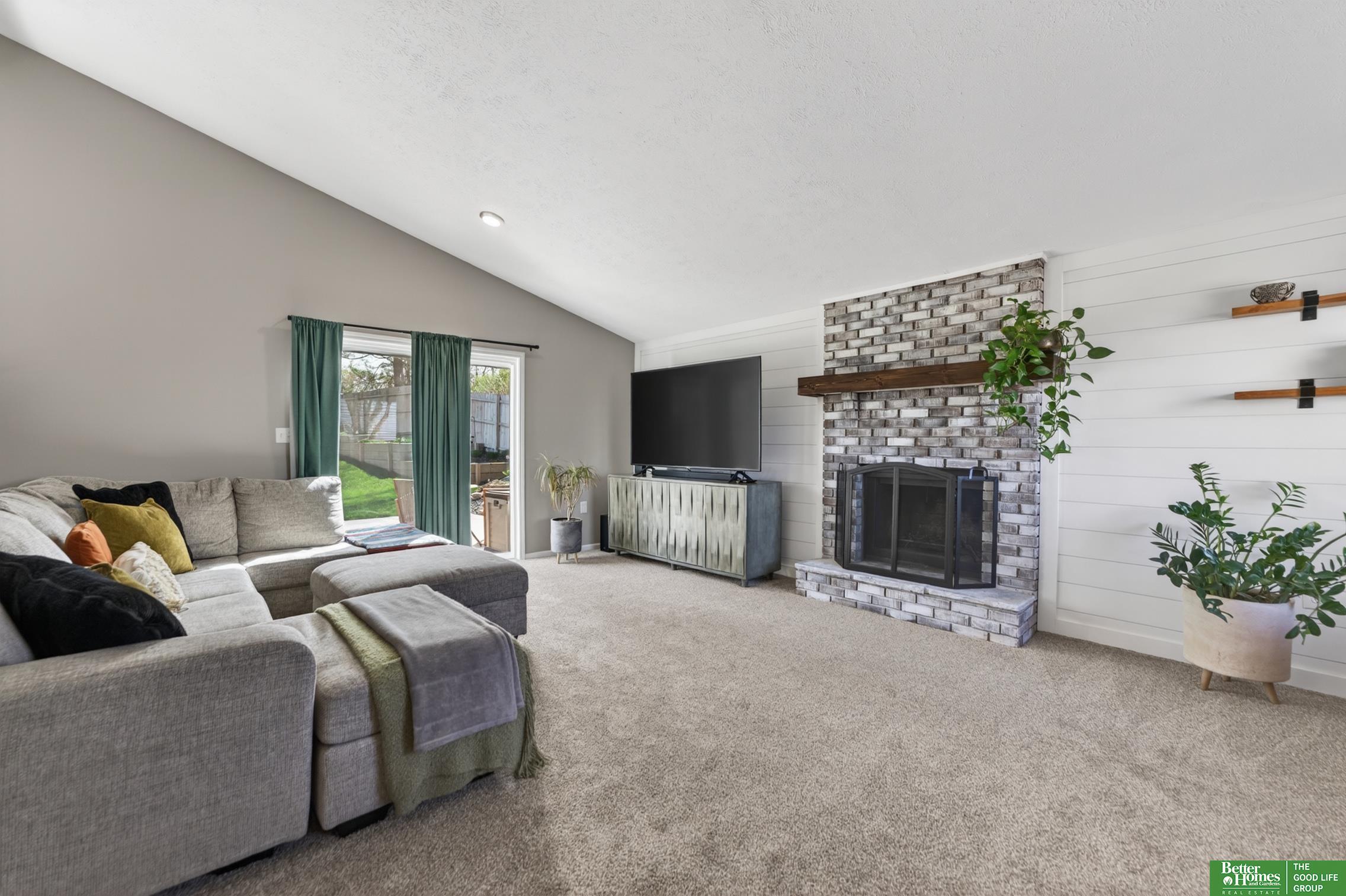 5940 S 137th Circle