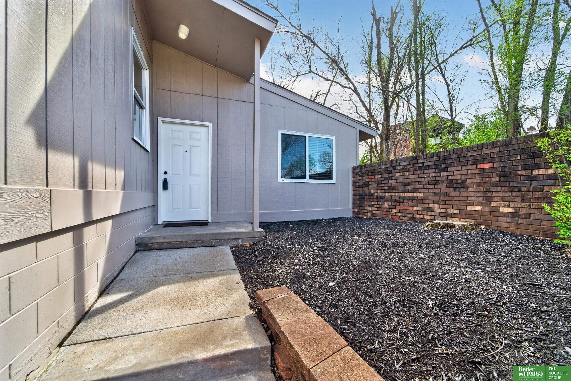 5940 S 137th Circle