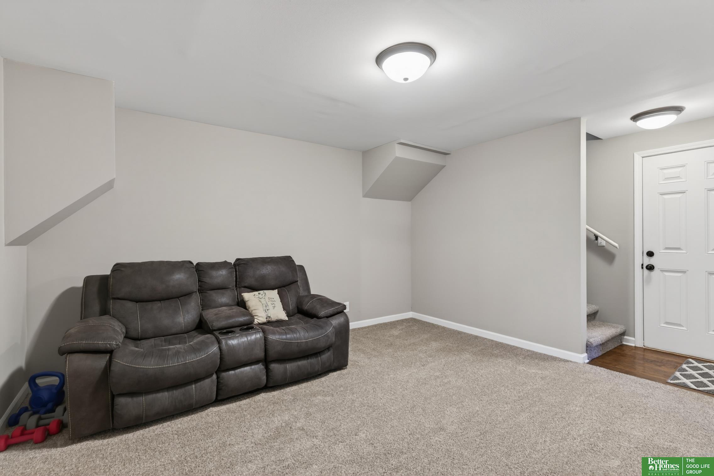 5940 S 137th Circle