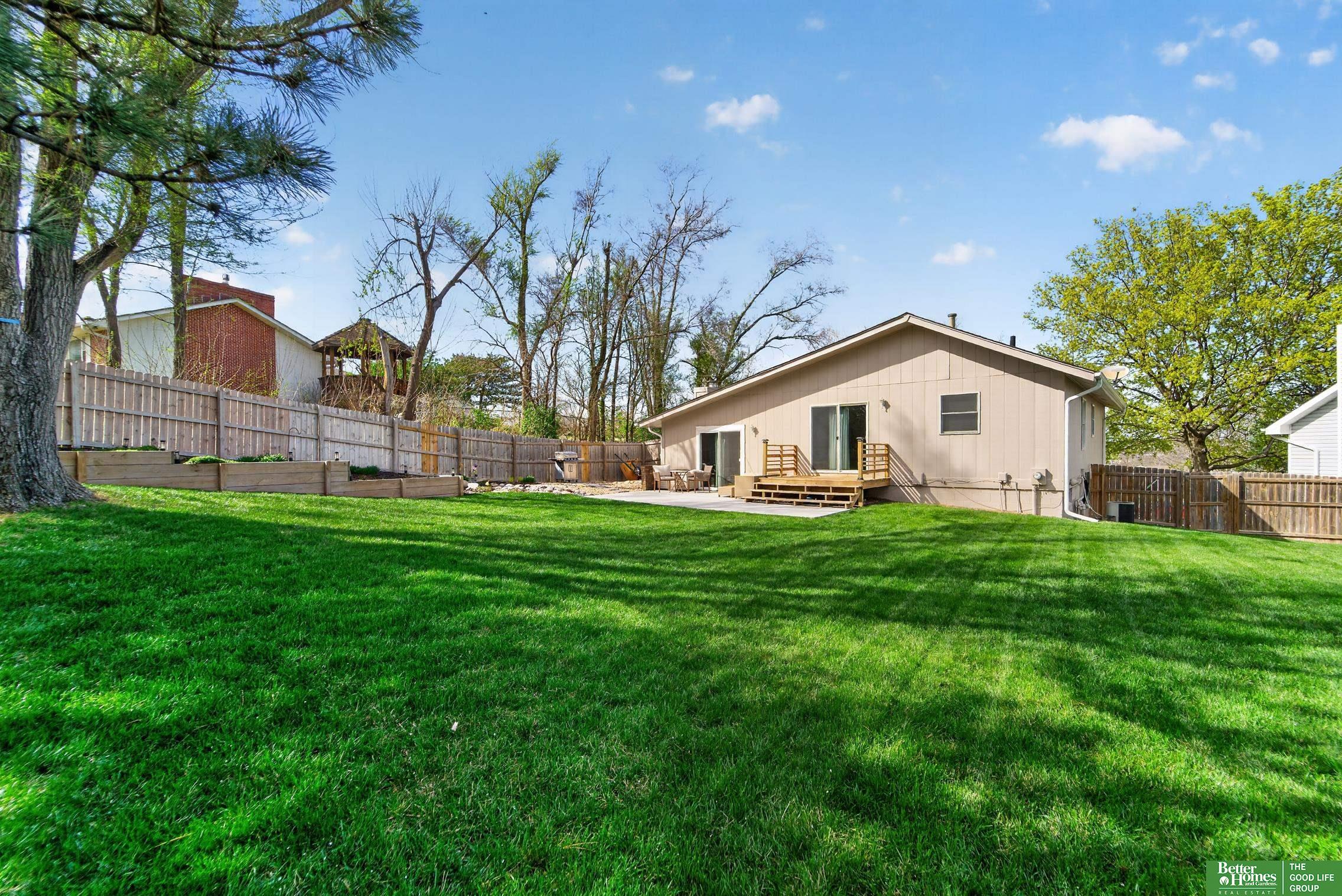 5940 S 137th Circle