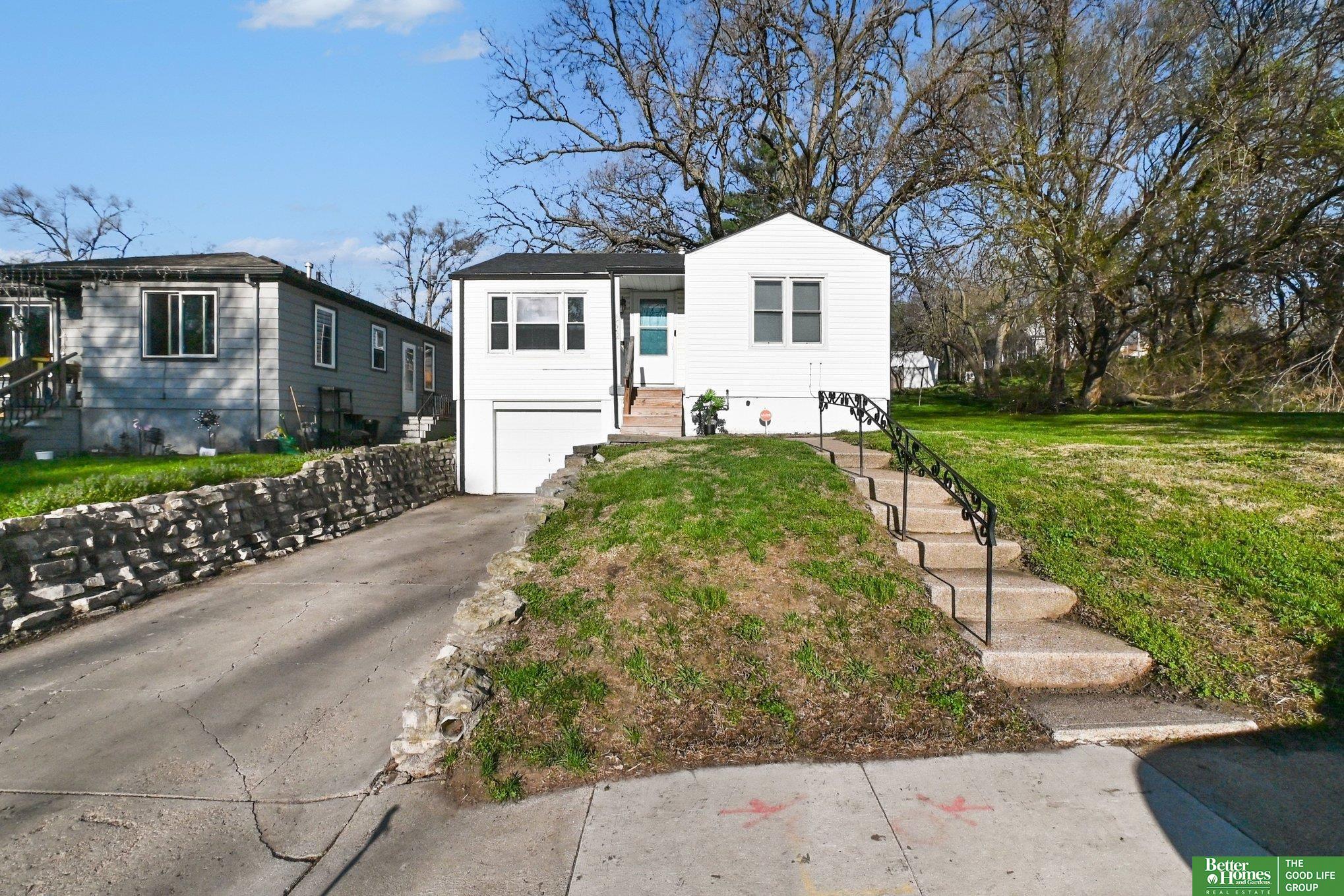3342 N 41 Street
