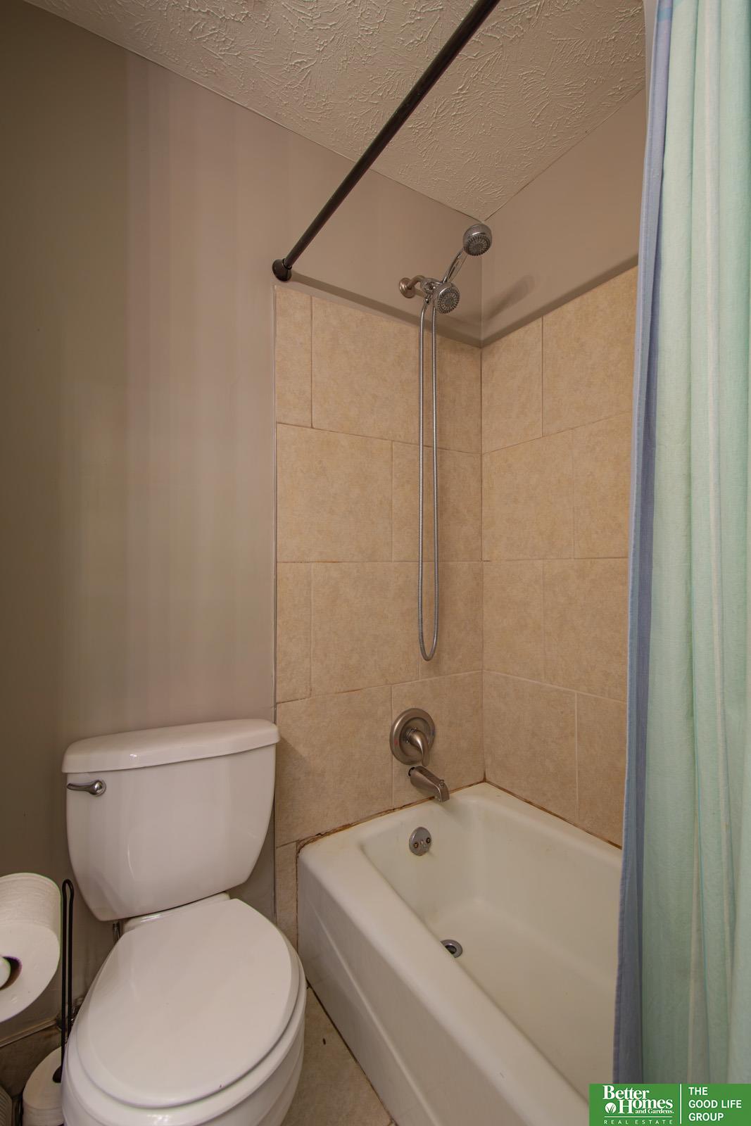 2105 N 129th Street