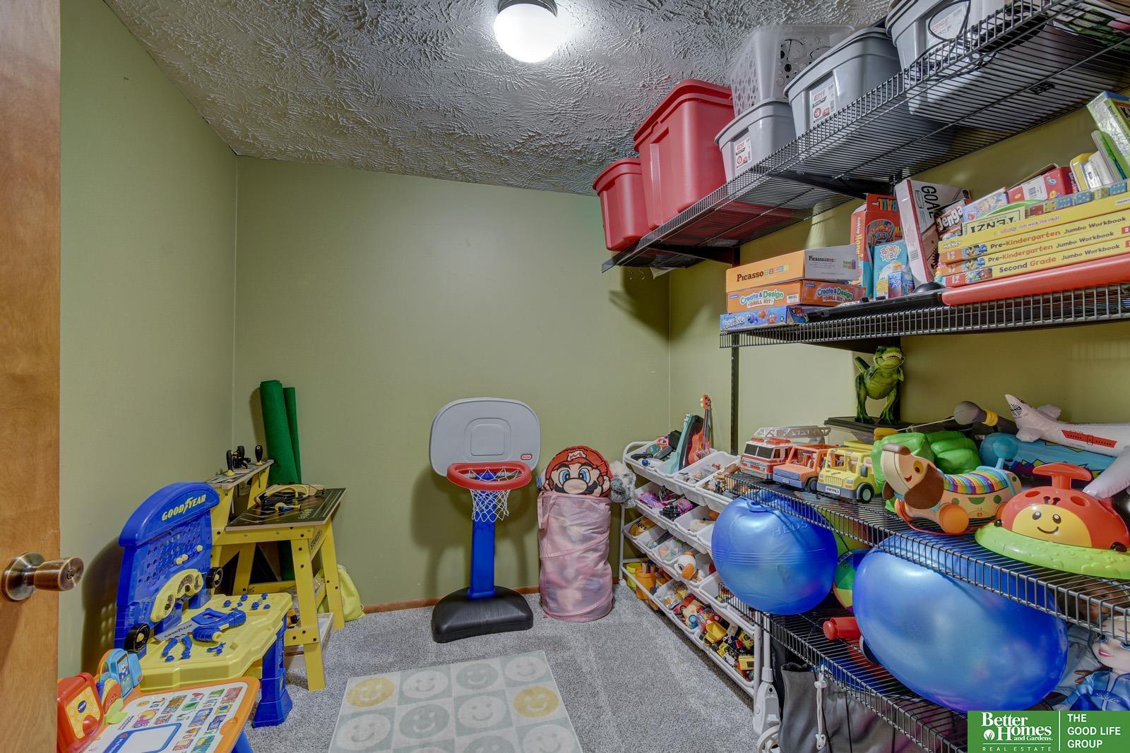 8812 Valley View Drive